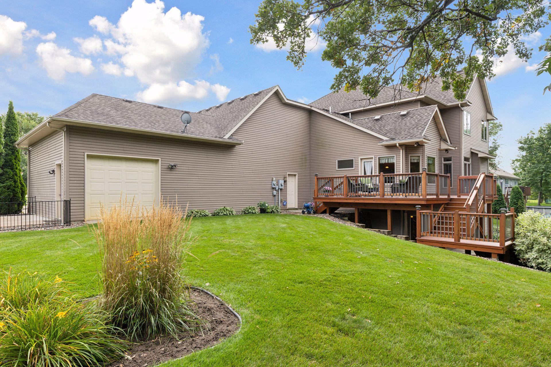 25124 Firefly Avenue