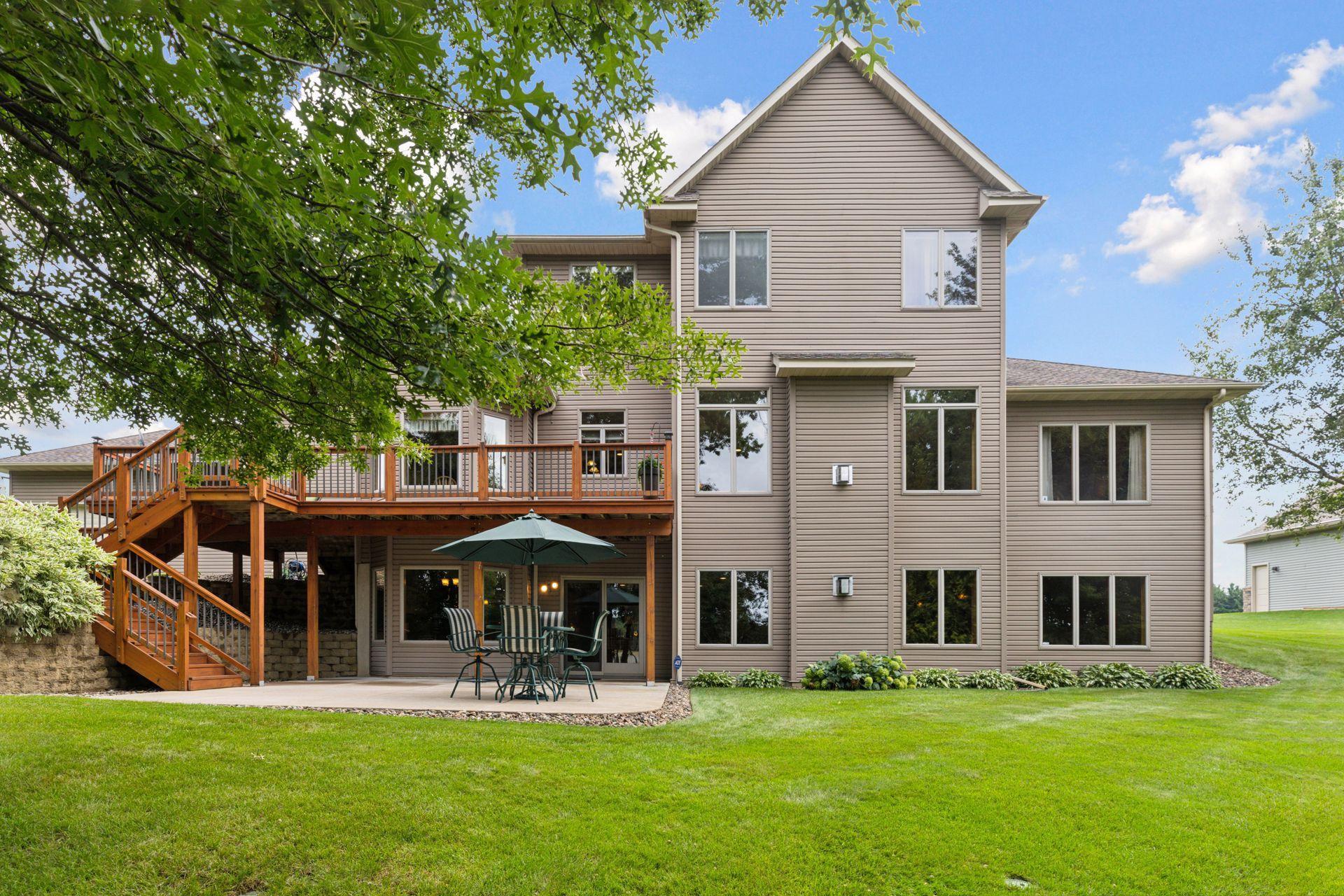 25124 Firefly Avenue