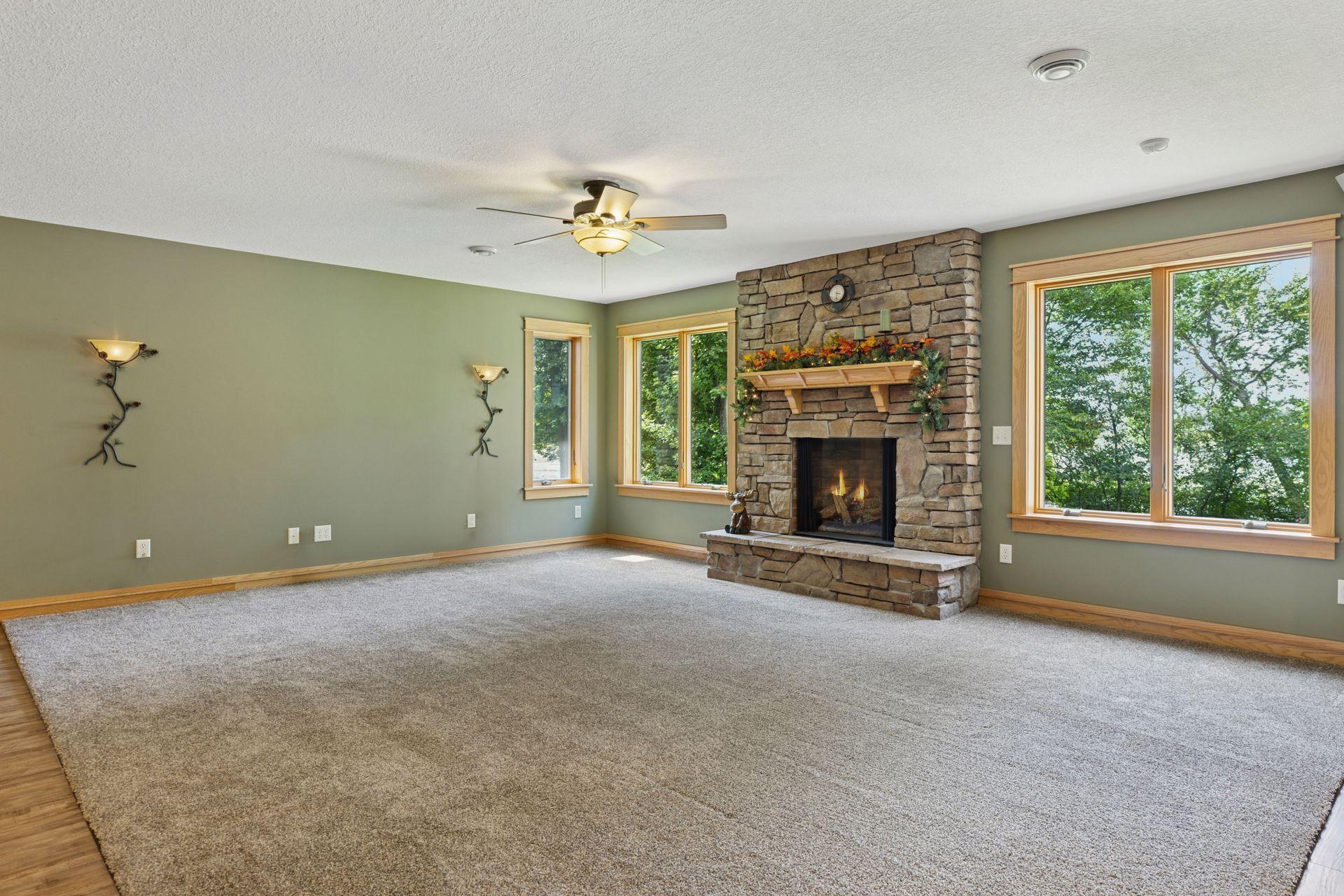 25124 Firefly Avenue