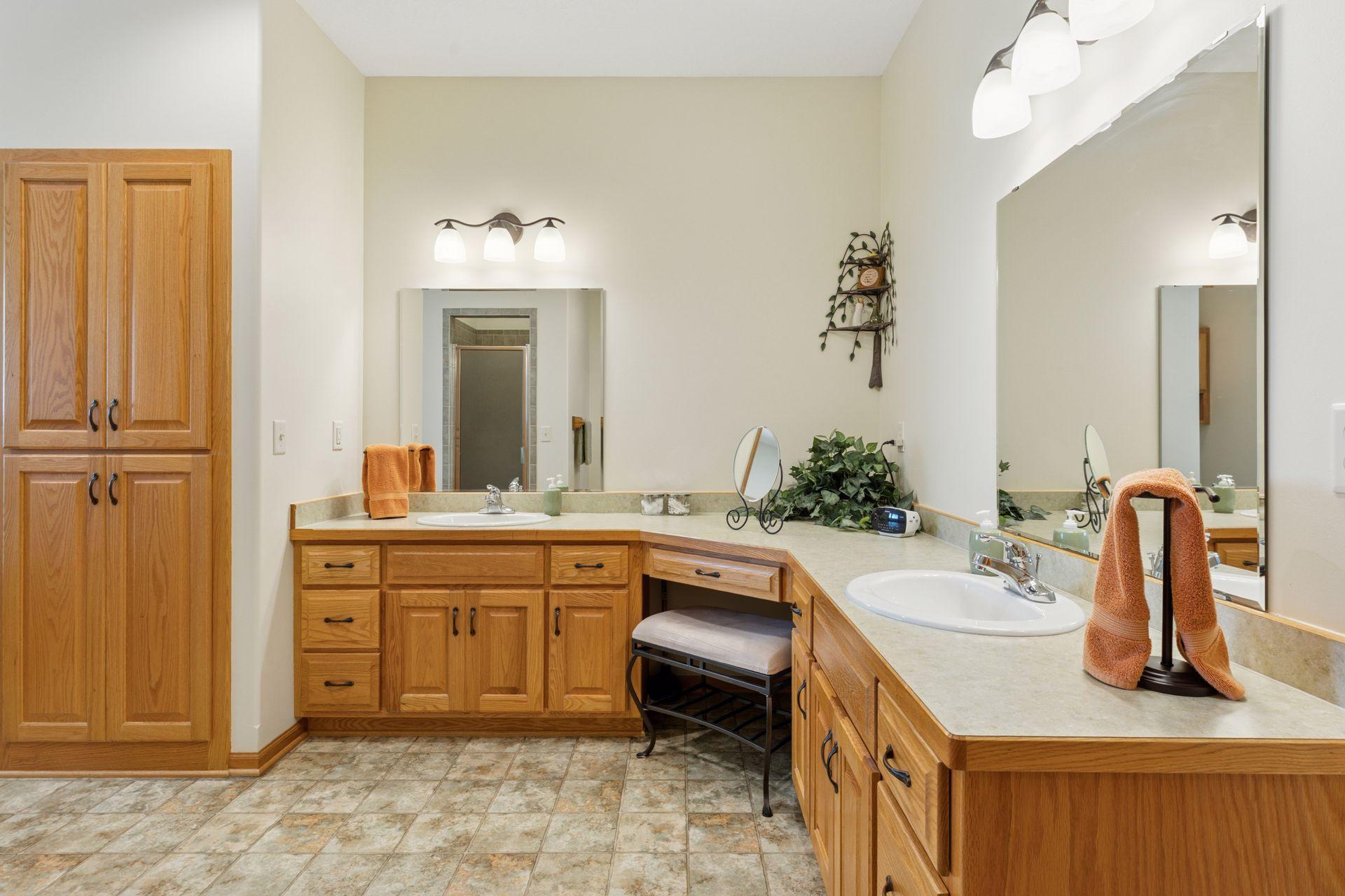 25124 Firefly Avenue