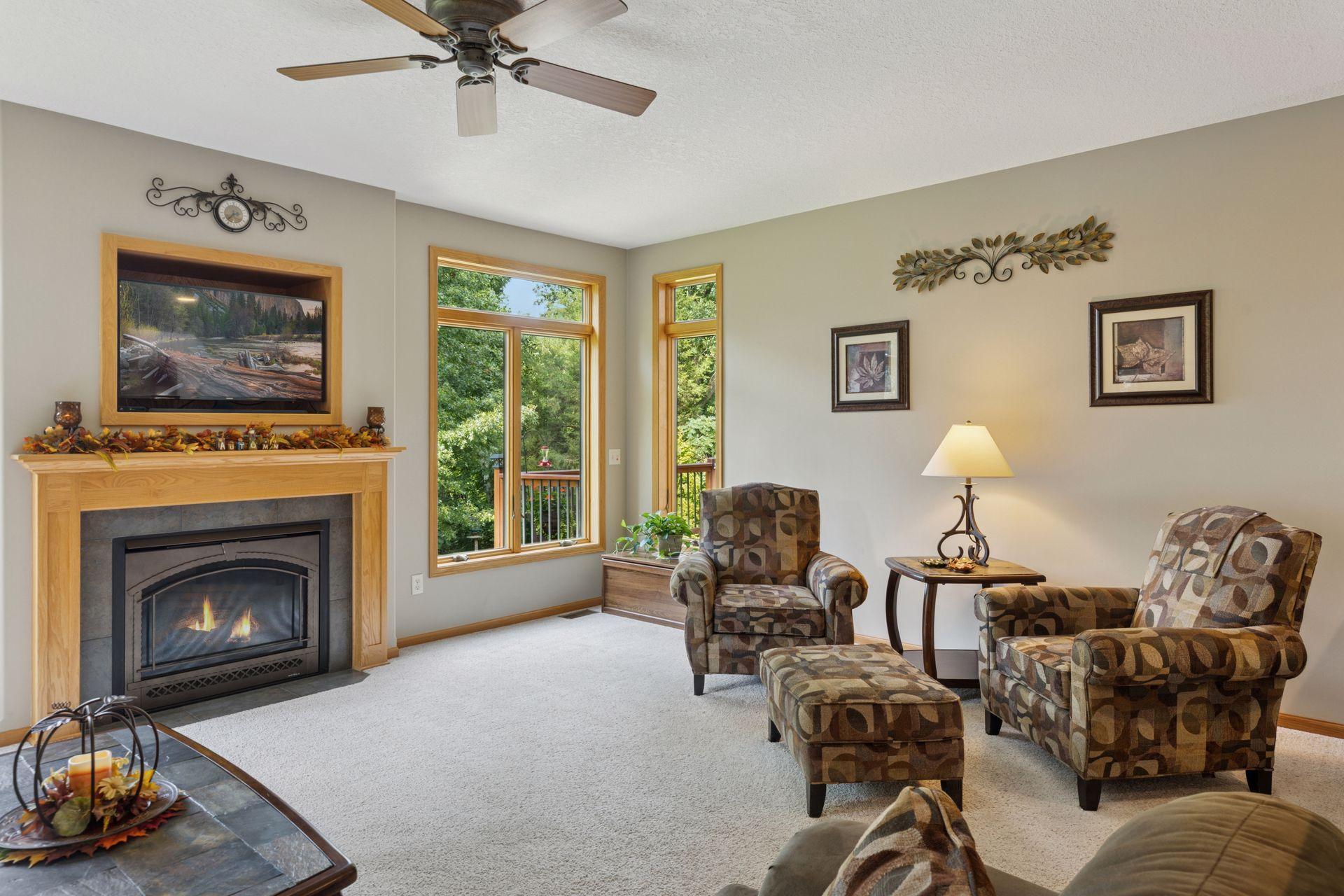 25124 Firefly Avenue