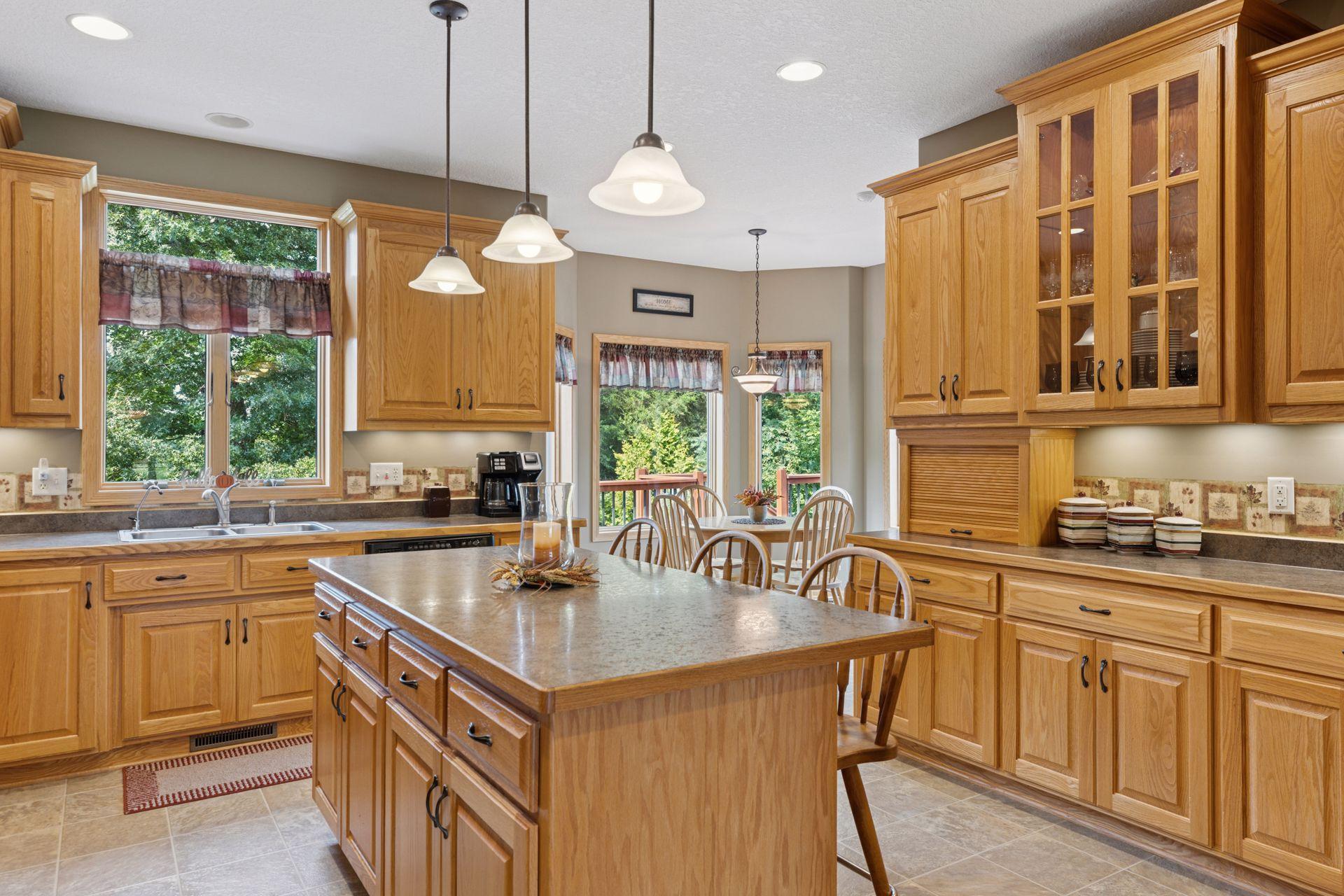 25124 Firefly Avenue