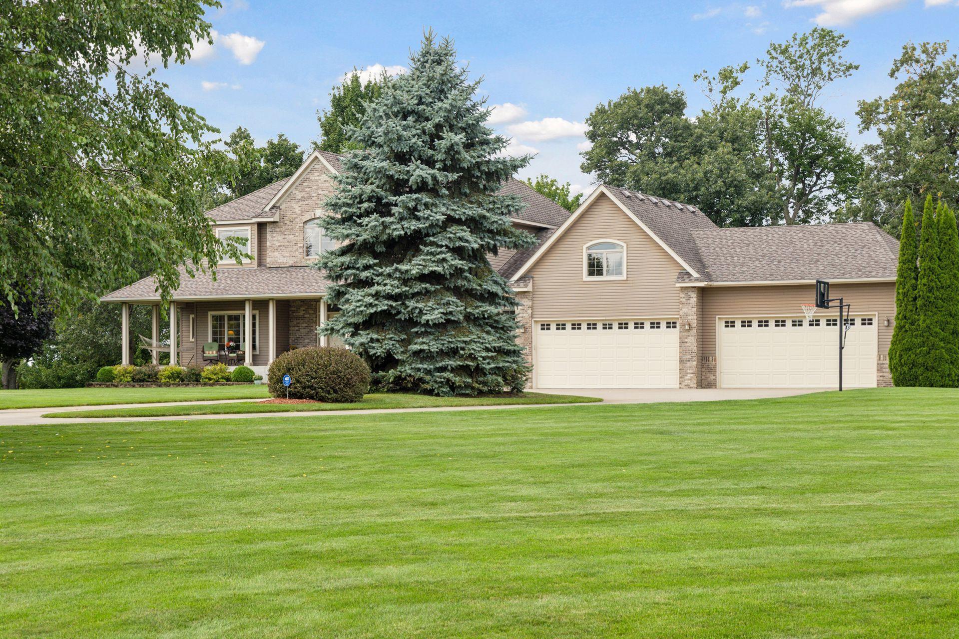 25124 Firefly Avenue