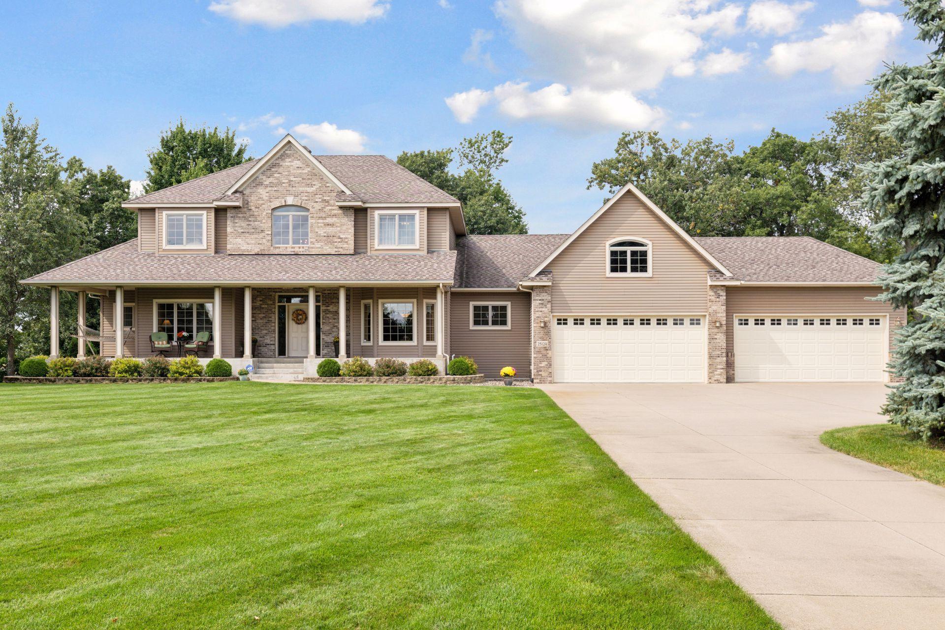 25124 Firefly Avenue