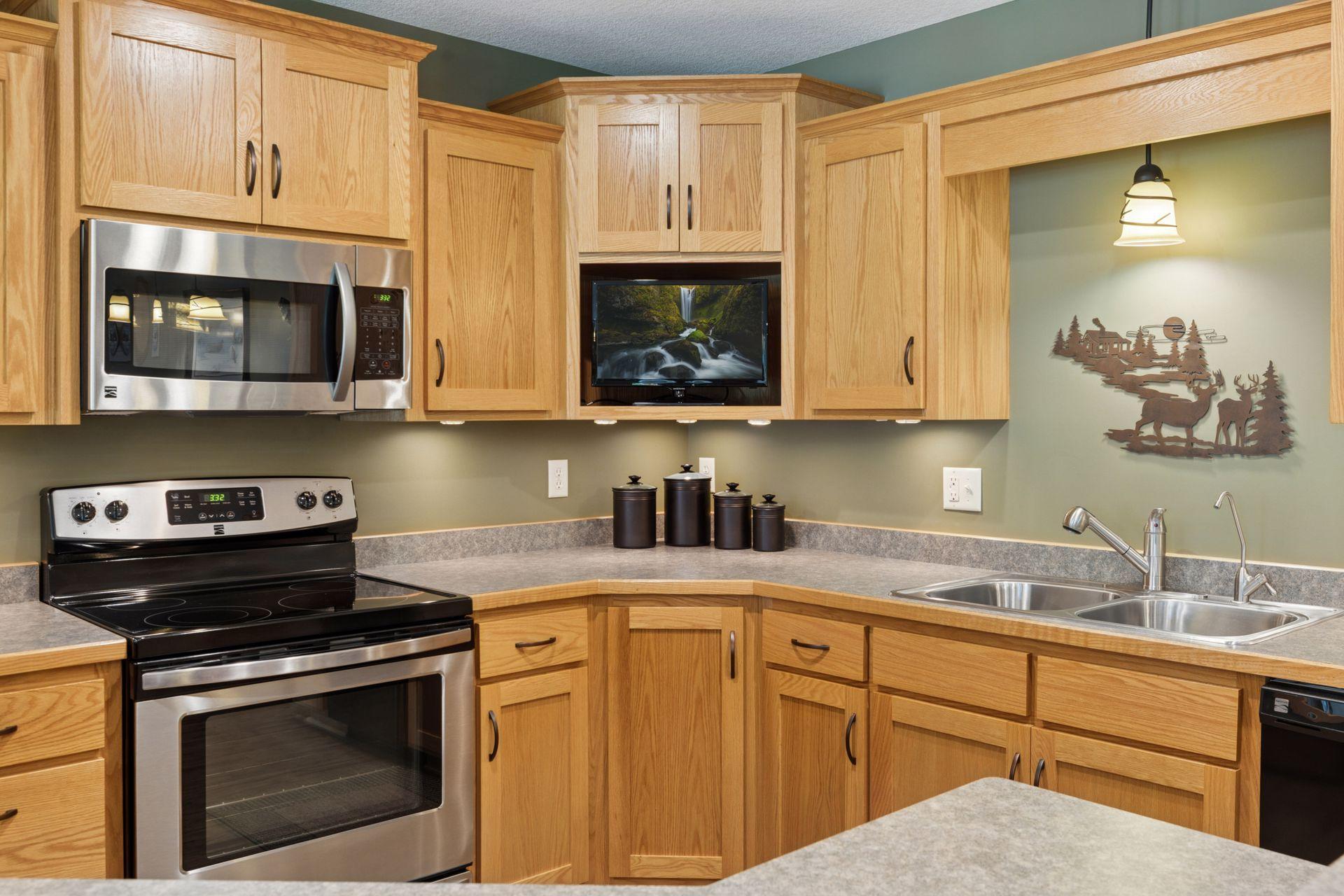 25124 Firefly Avenue