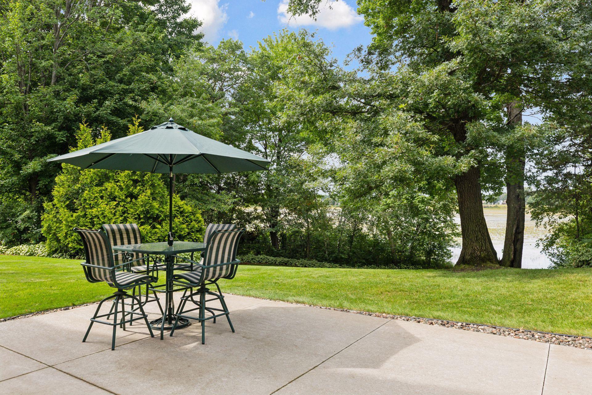 25124 Firefly Avenue