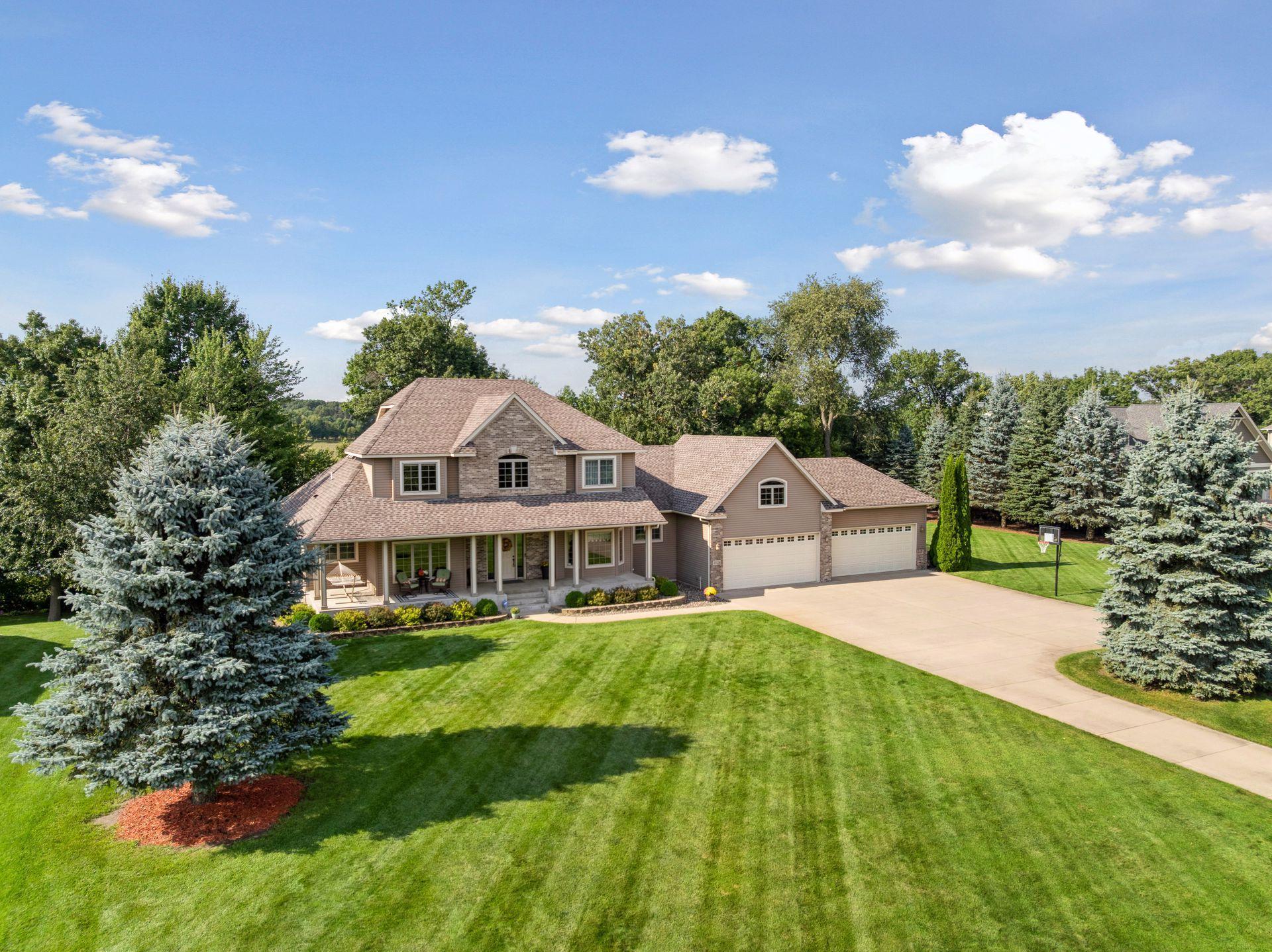 25124 Firefly Avenue