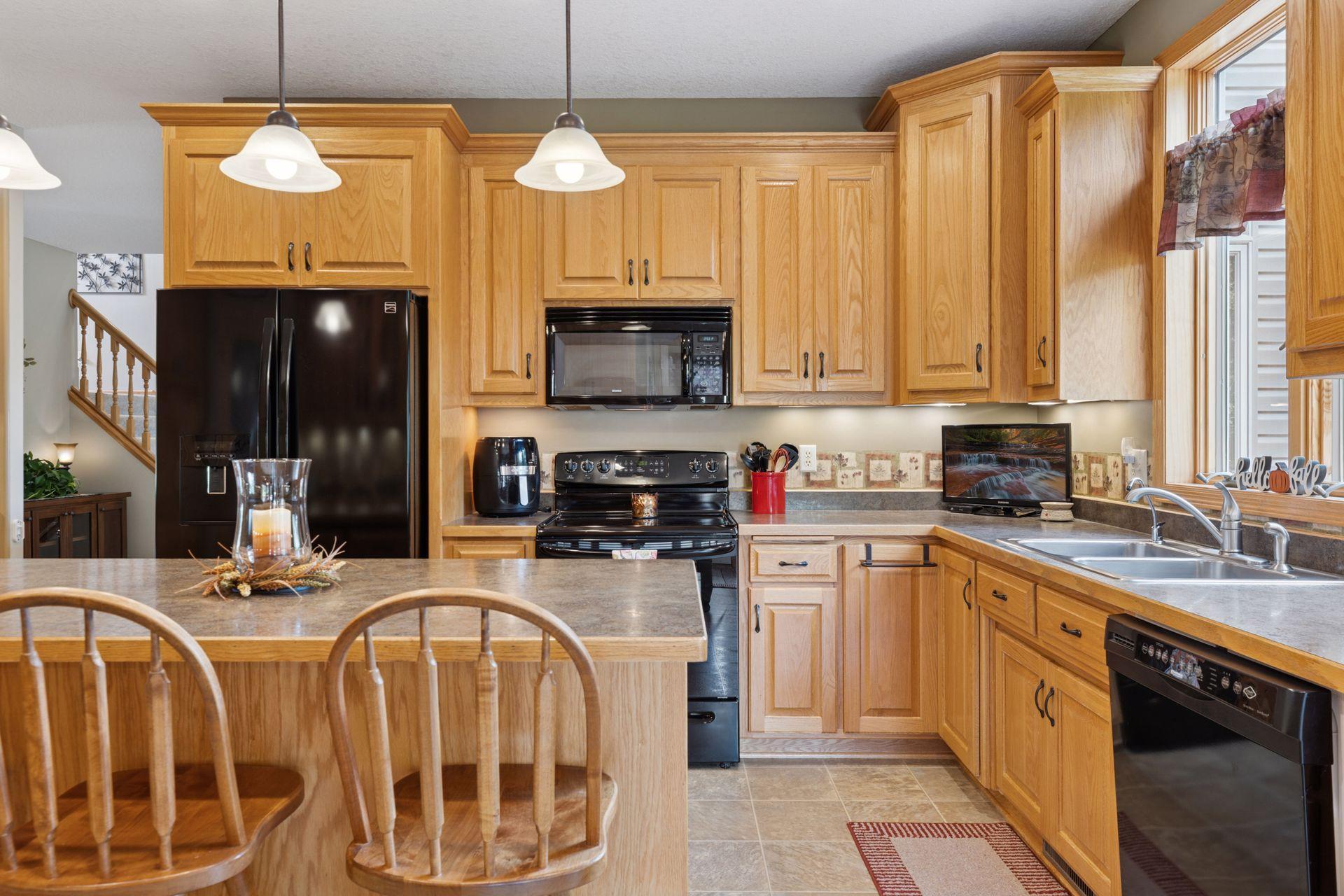 25124 Firefly Avenue