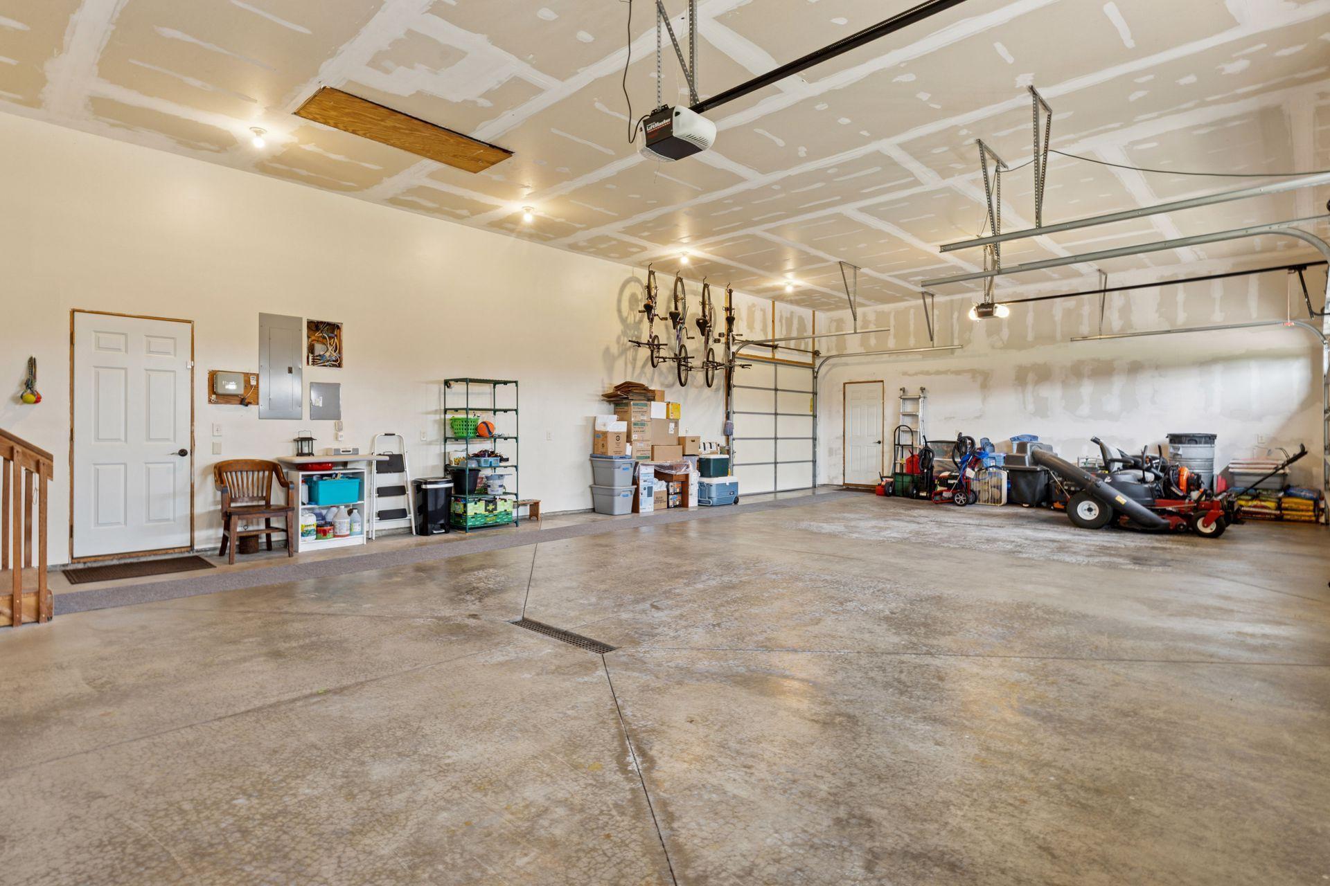 25124 Firefly Avenue