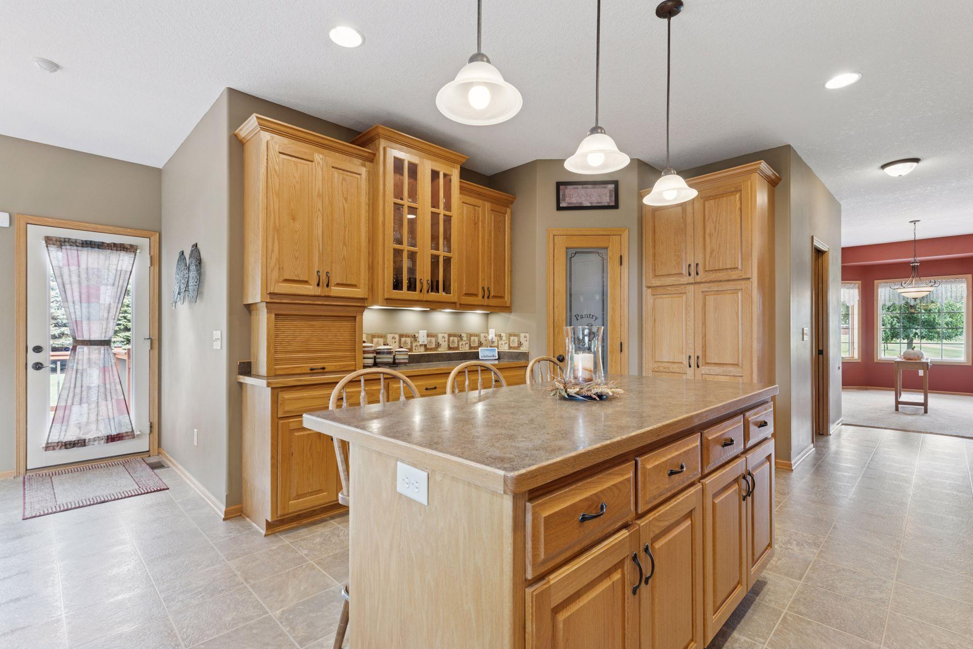 25124 Firefly Avenue