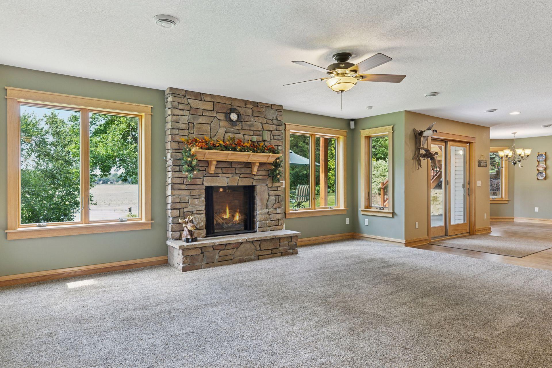 25124 Firefly Avenue