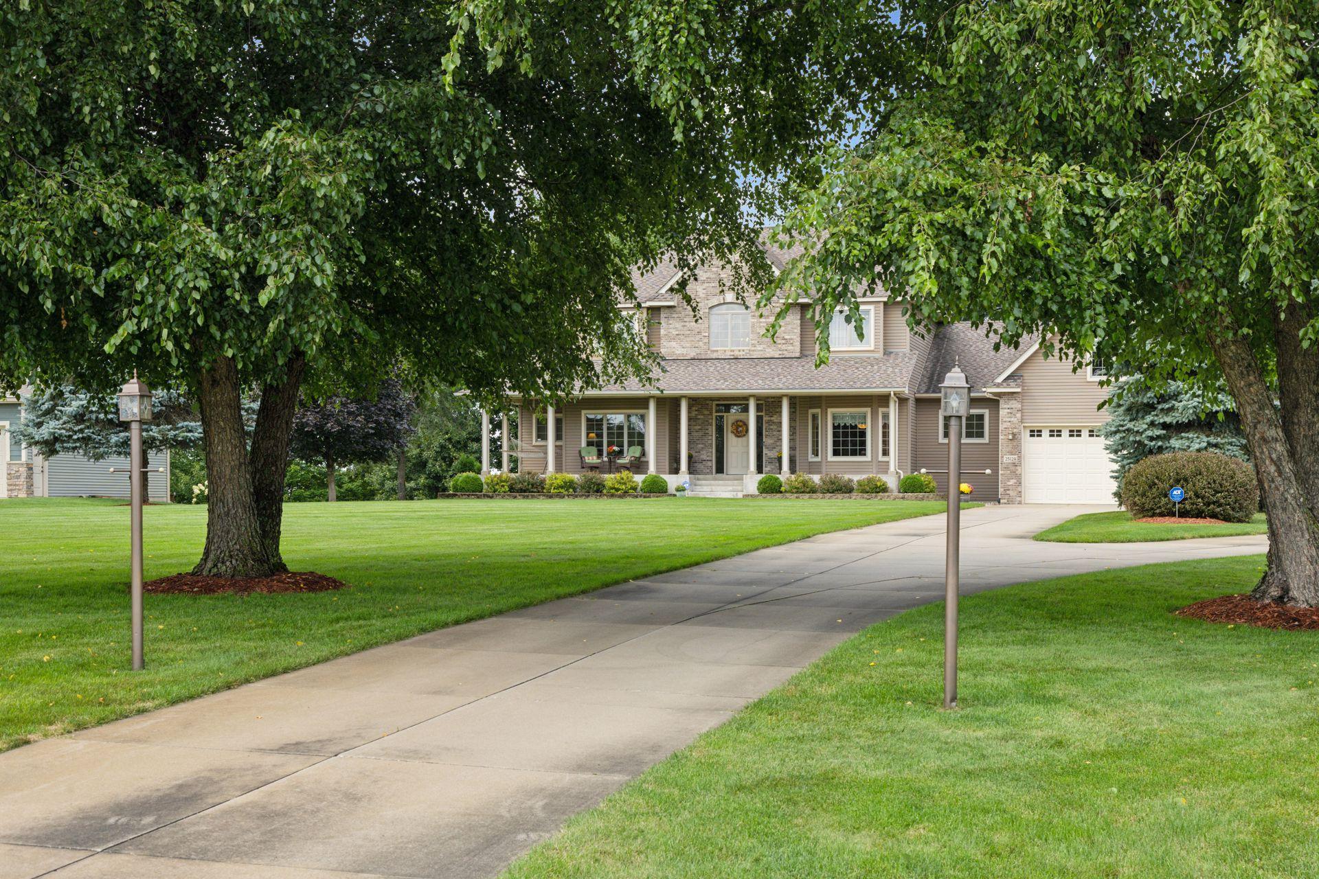 25124 Firefly Avenue