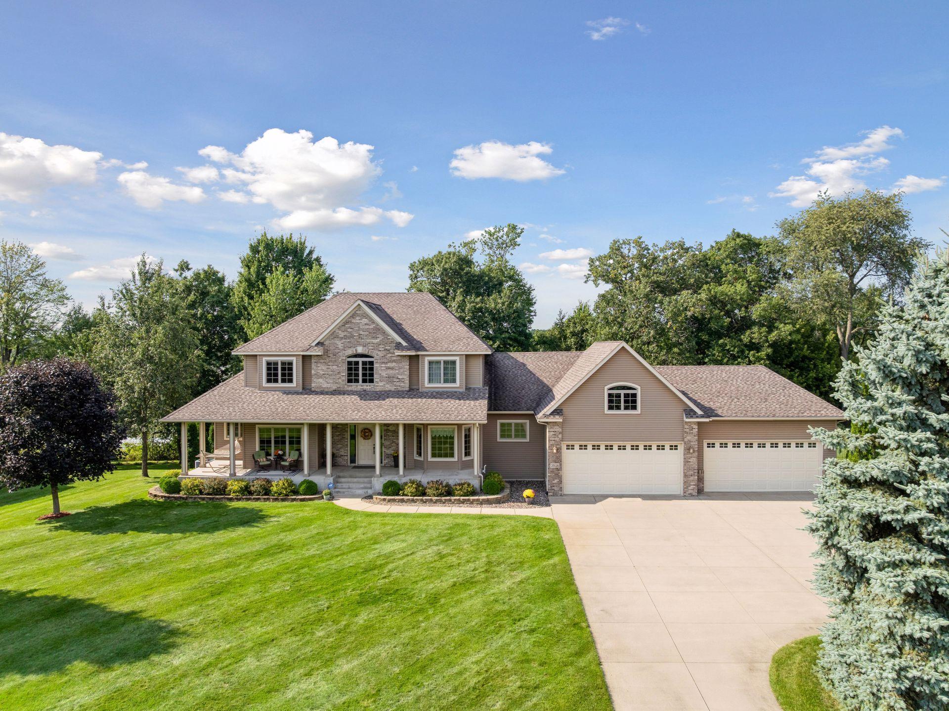 25124 Firefly Avenue