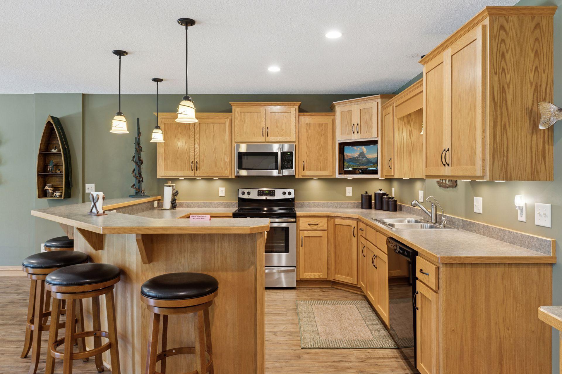 25124 Firefly Avenue