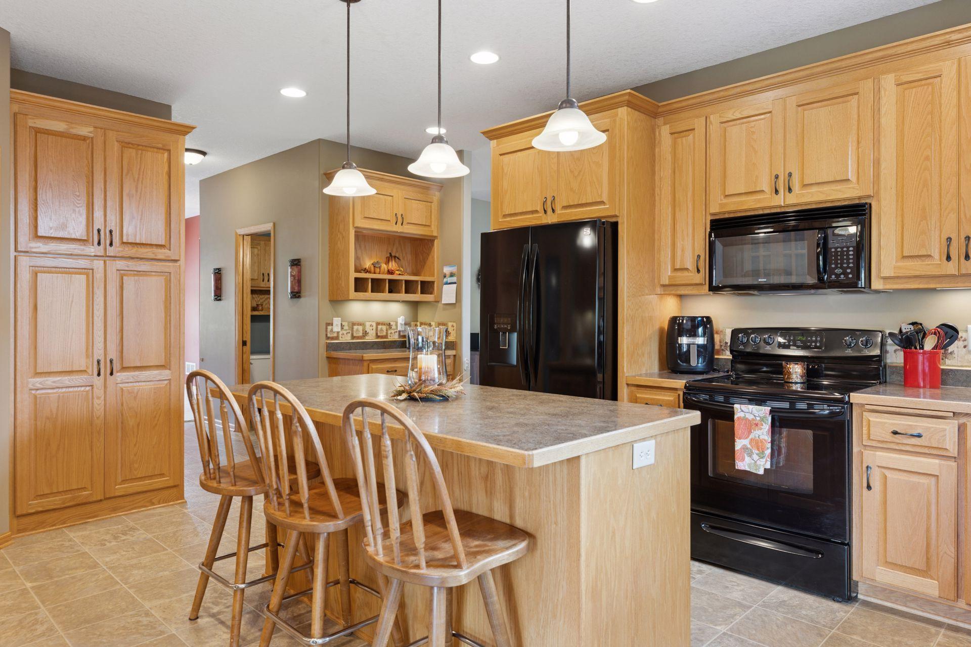 25124 Firefly Avenue