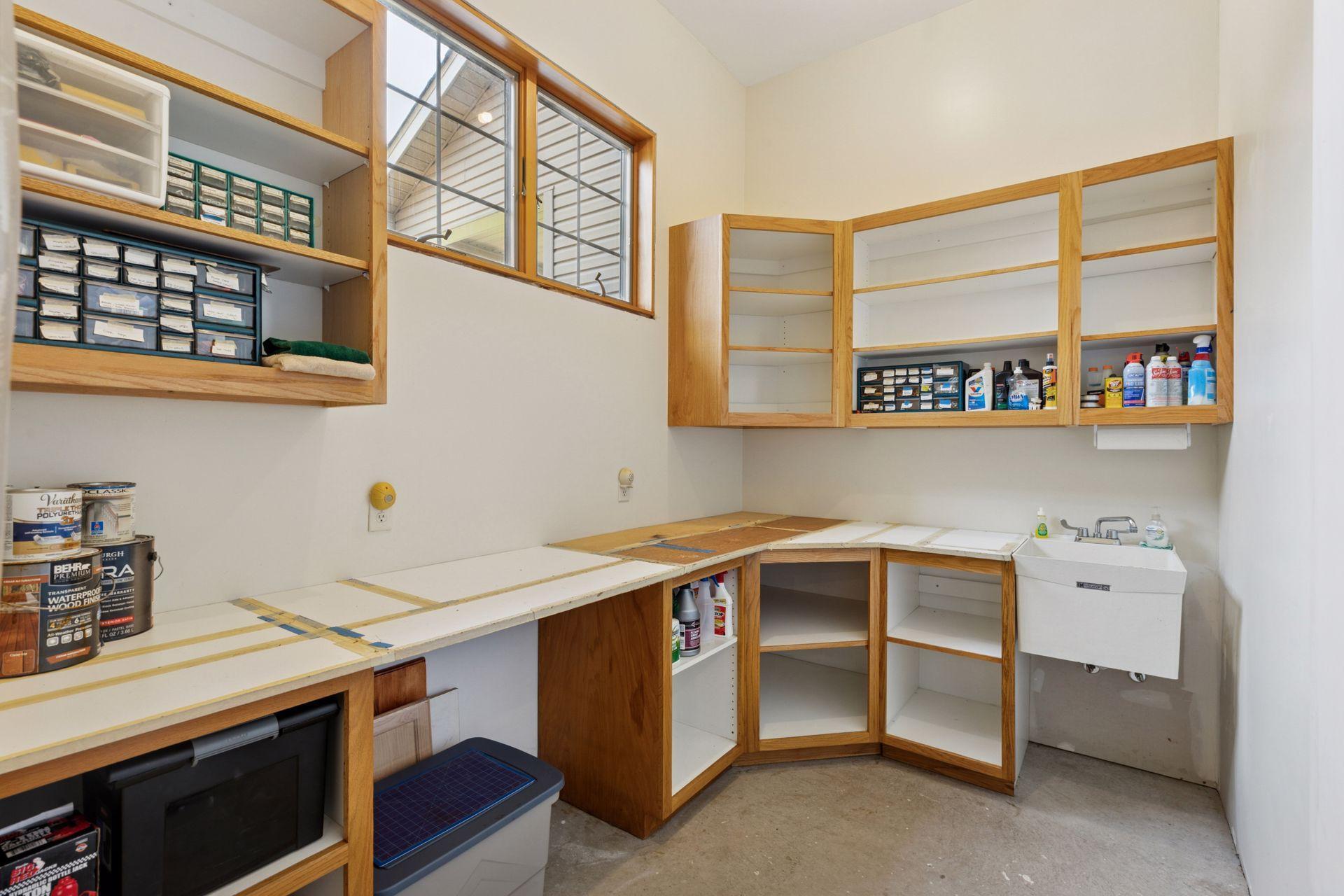 25124 Firefly Avenue