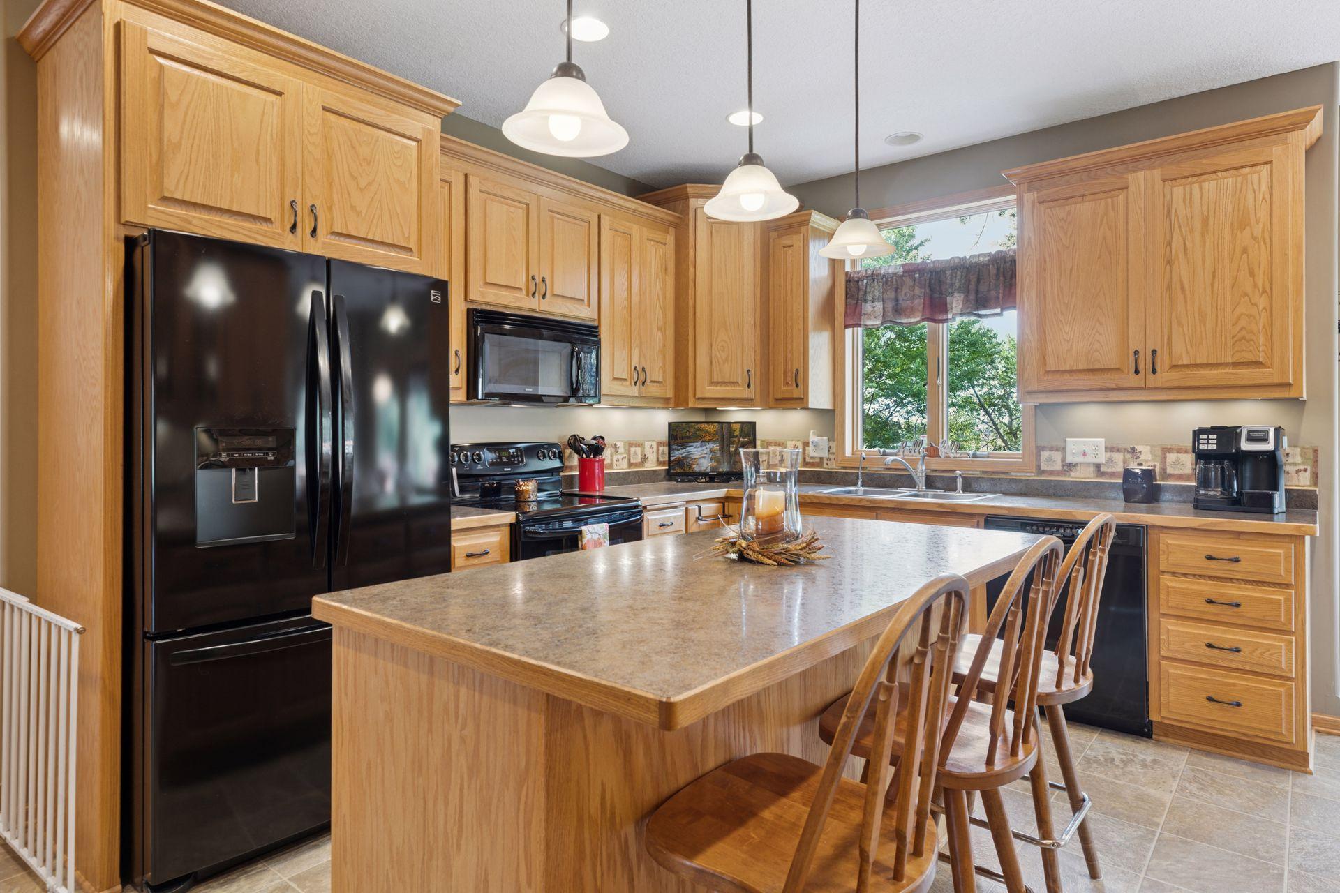 25124 Firefly Avenue