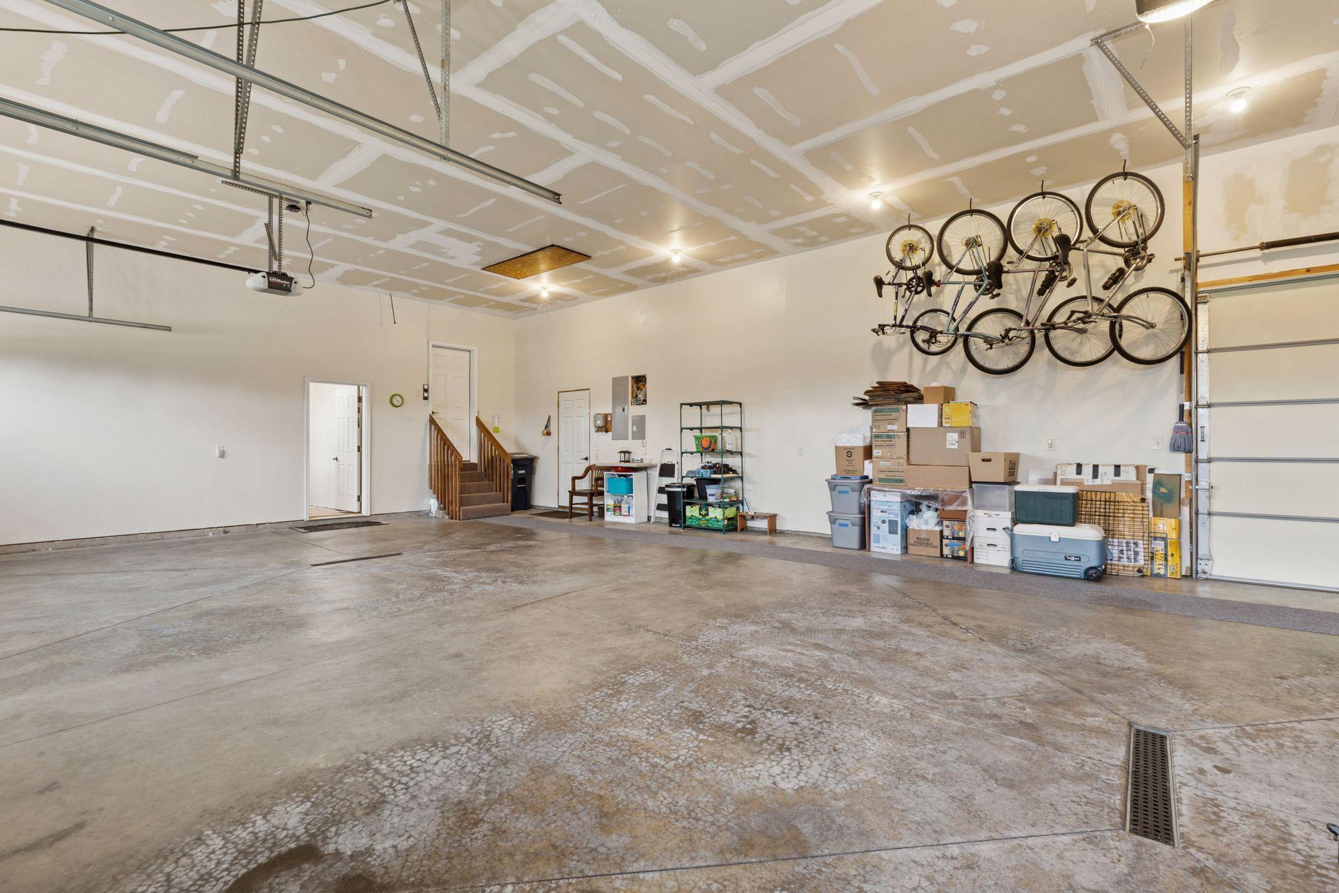 25124 Firefly Avenue