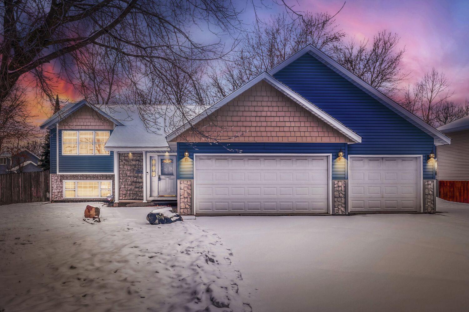 13416 Swallow Street NW