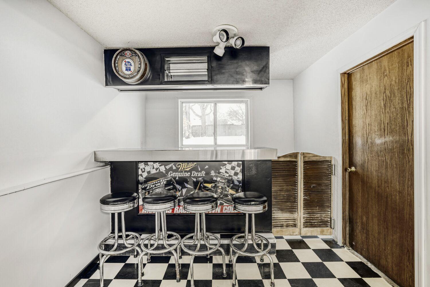 13416 Swallow Street NW