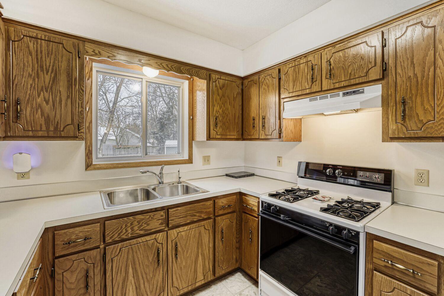 13416 Swallow Street NW