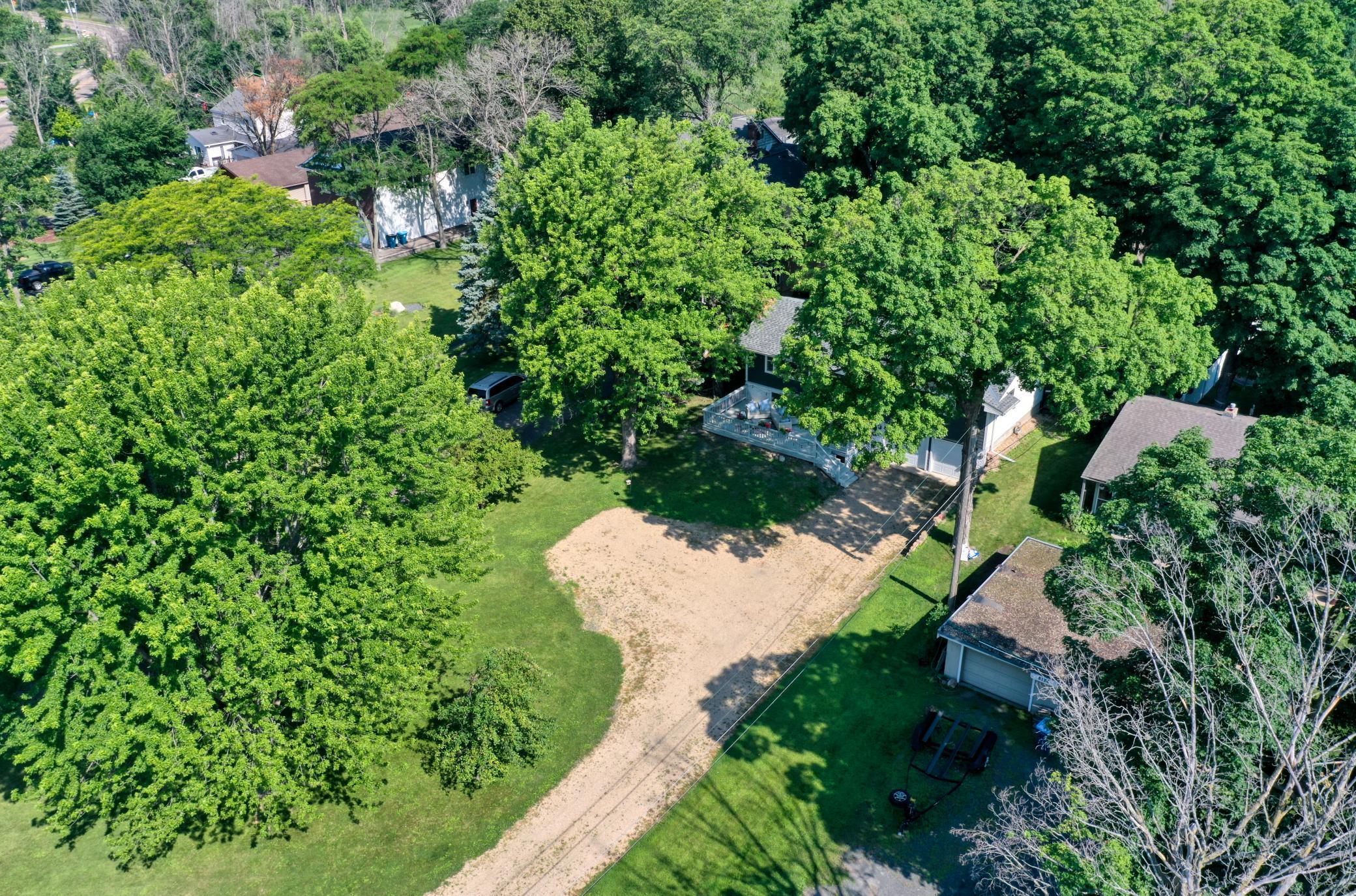 8112 N Shore Trail N