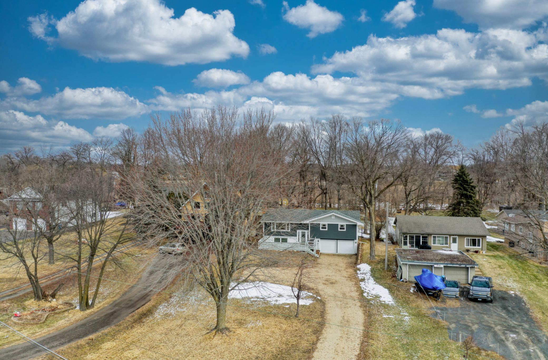 8112 N Shore Trail N