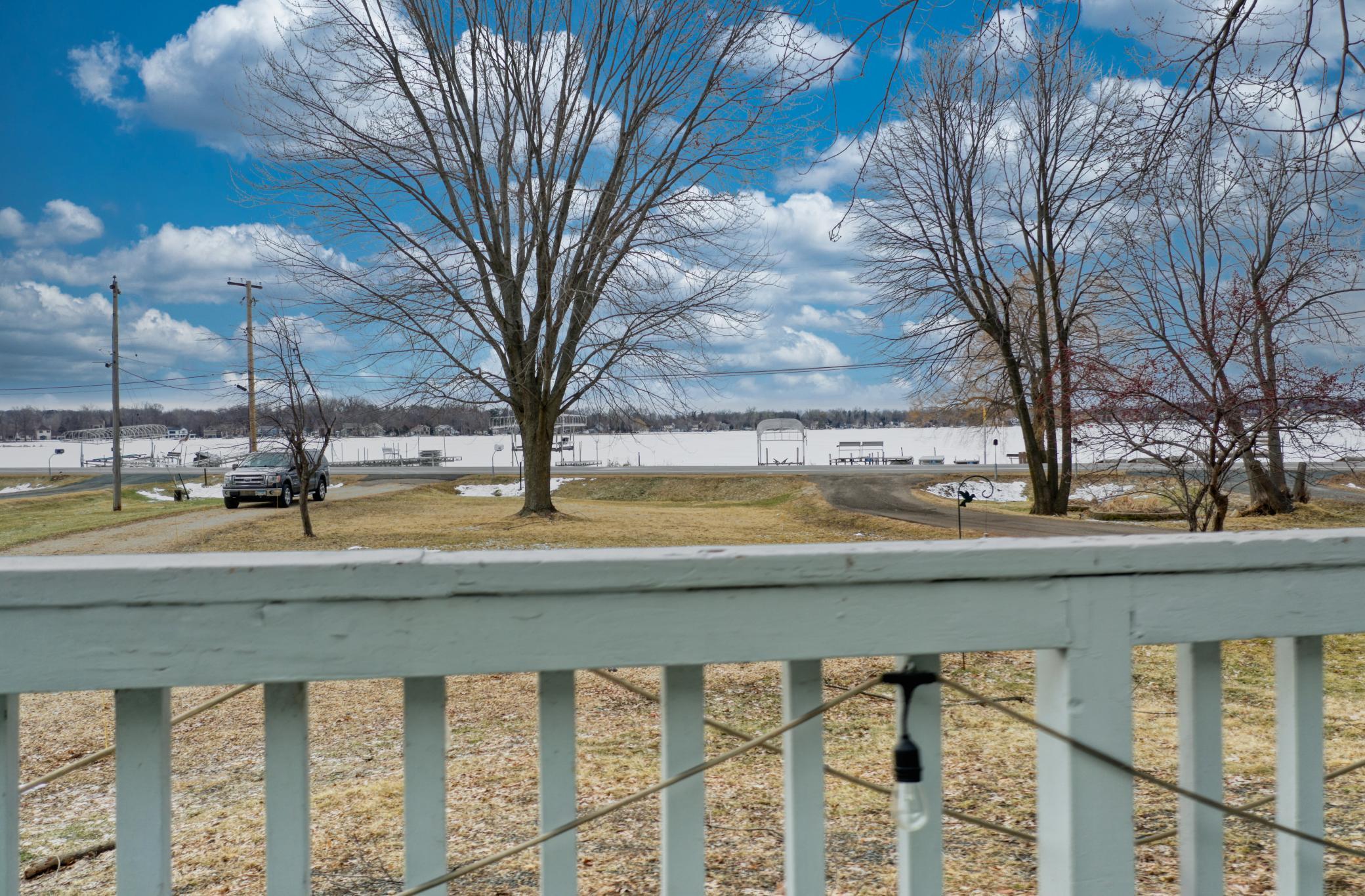 8112 N Shore Trail N