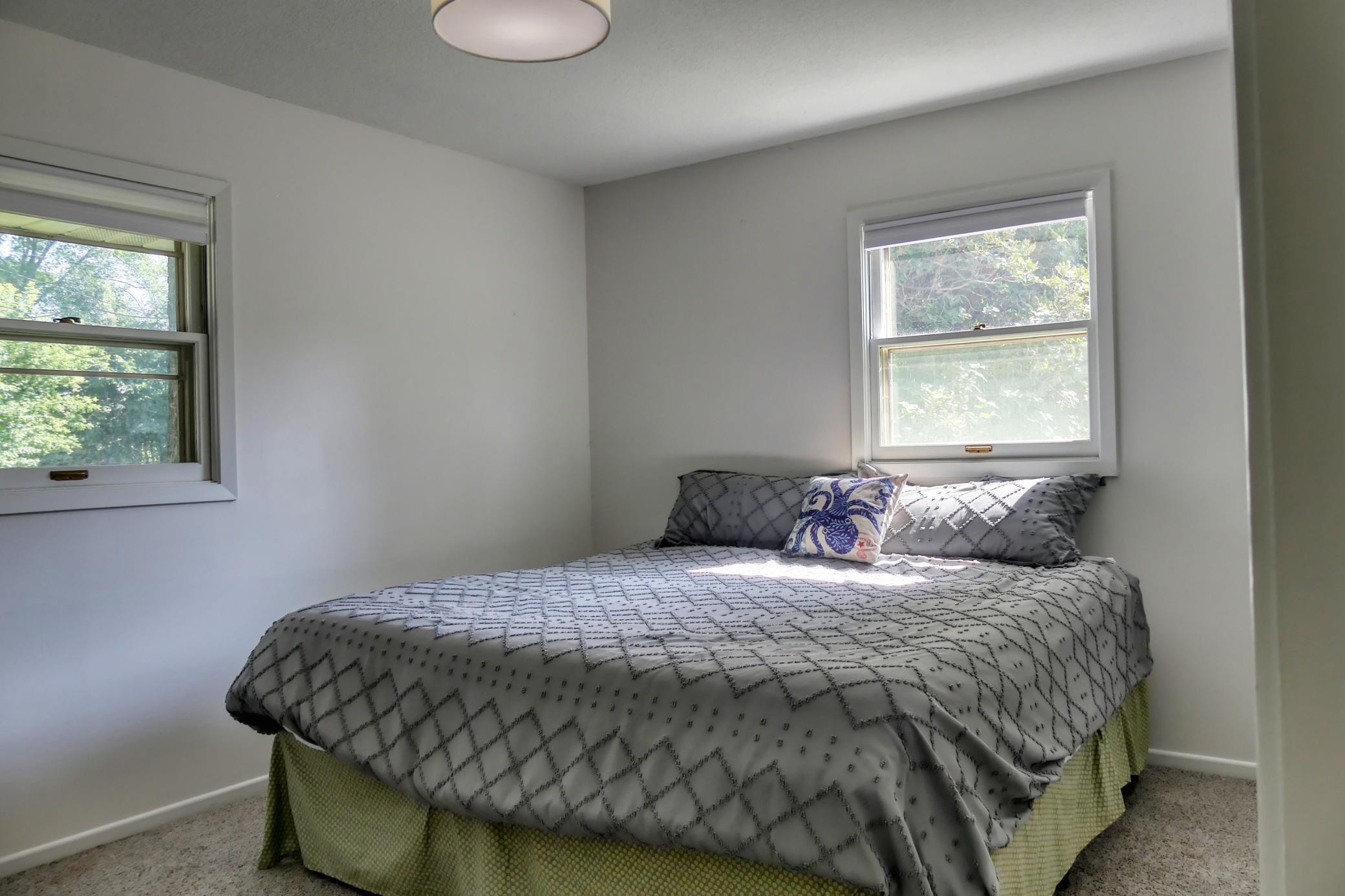 8112 N Shore Trail N