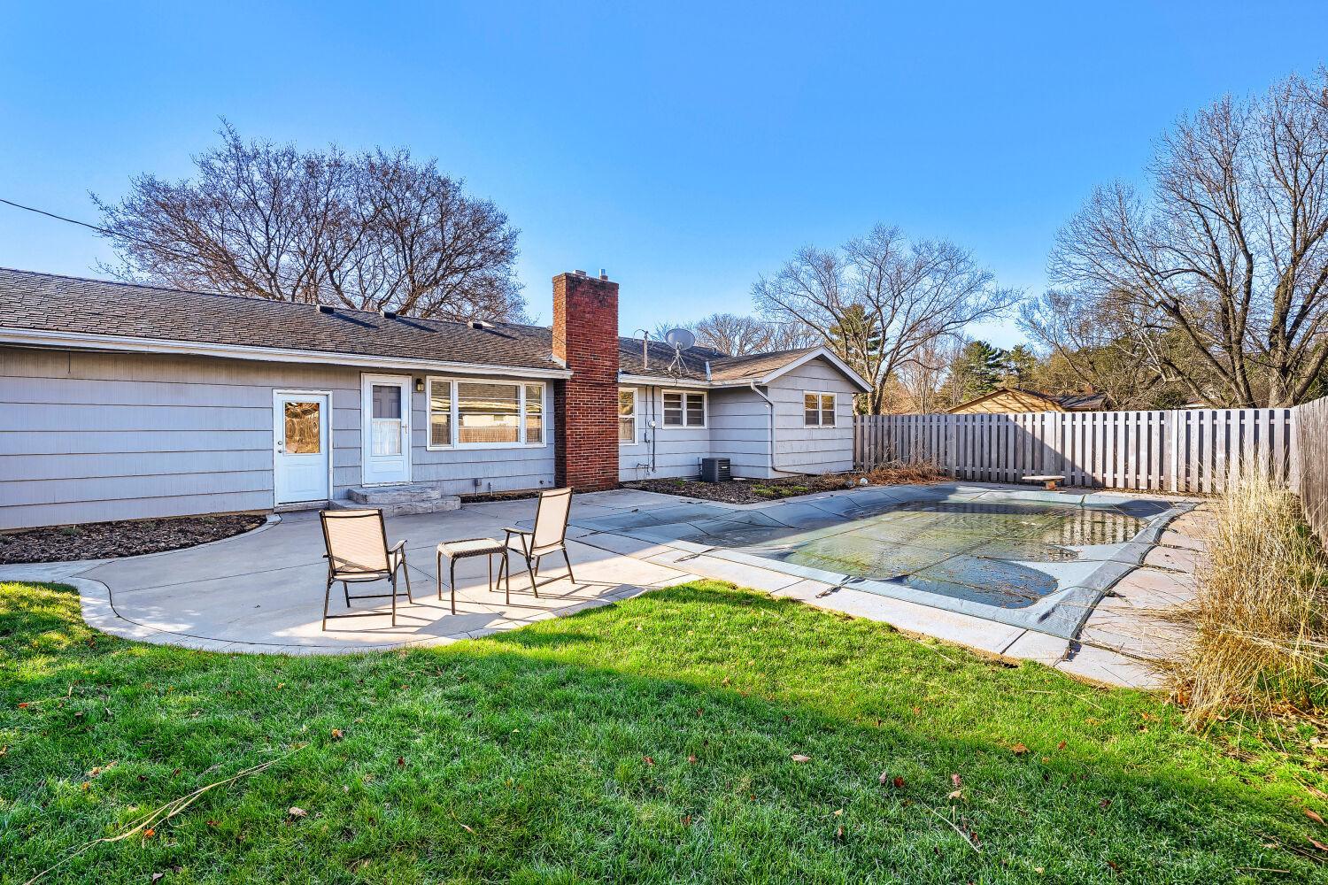 725 Pontiac Place