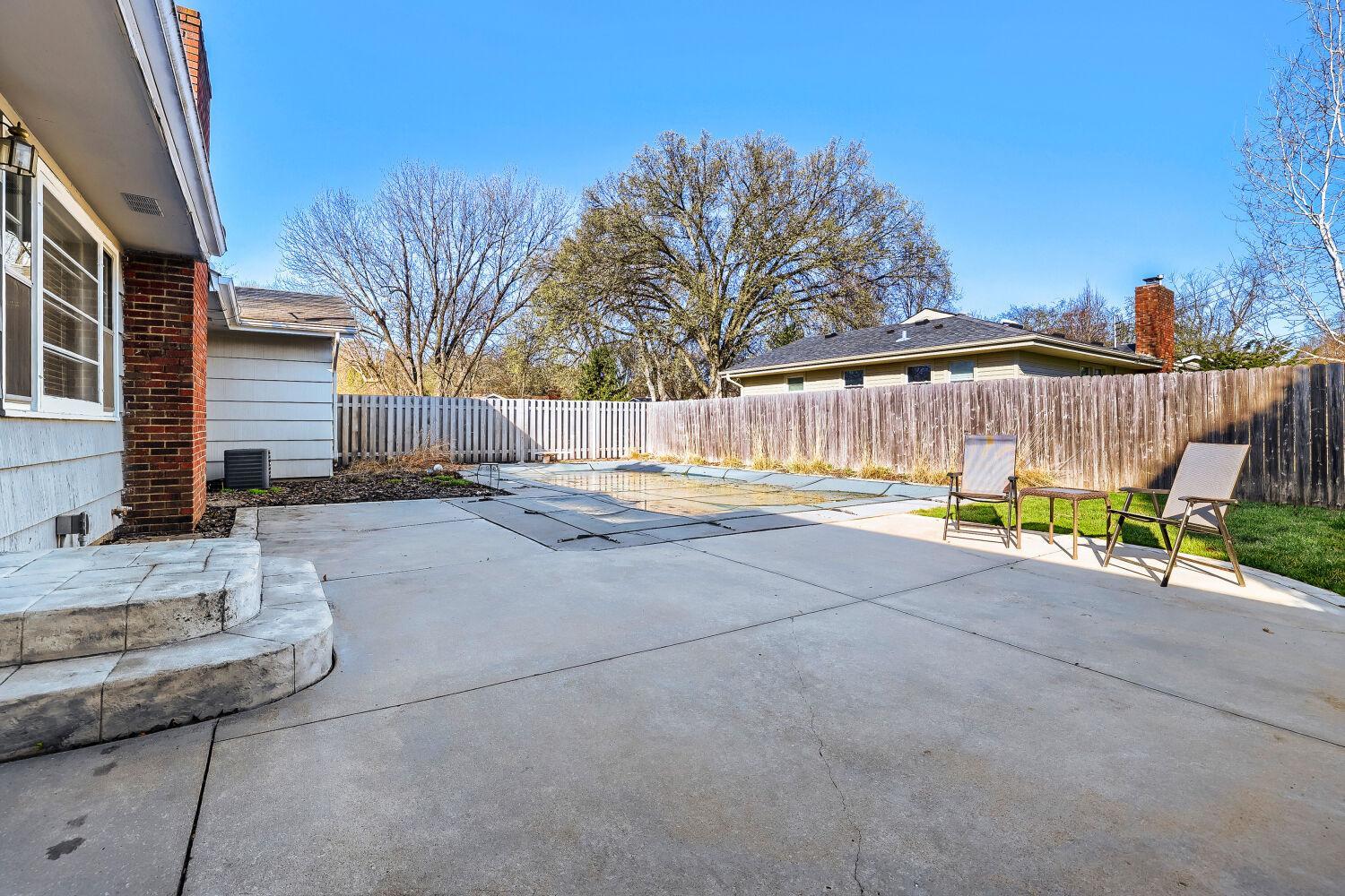 725 Pontiac Place