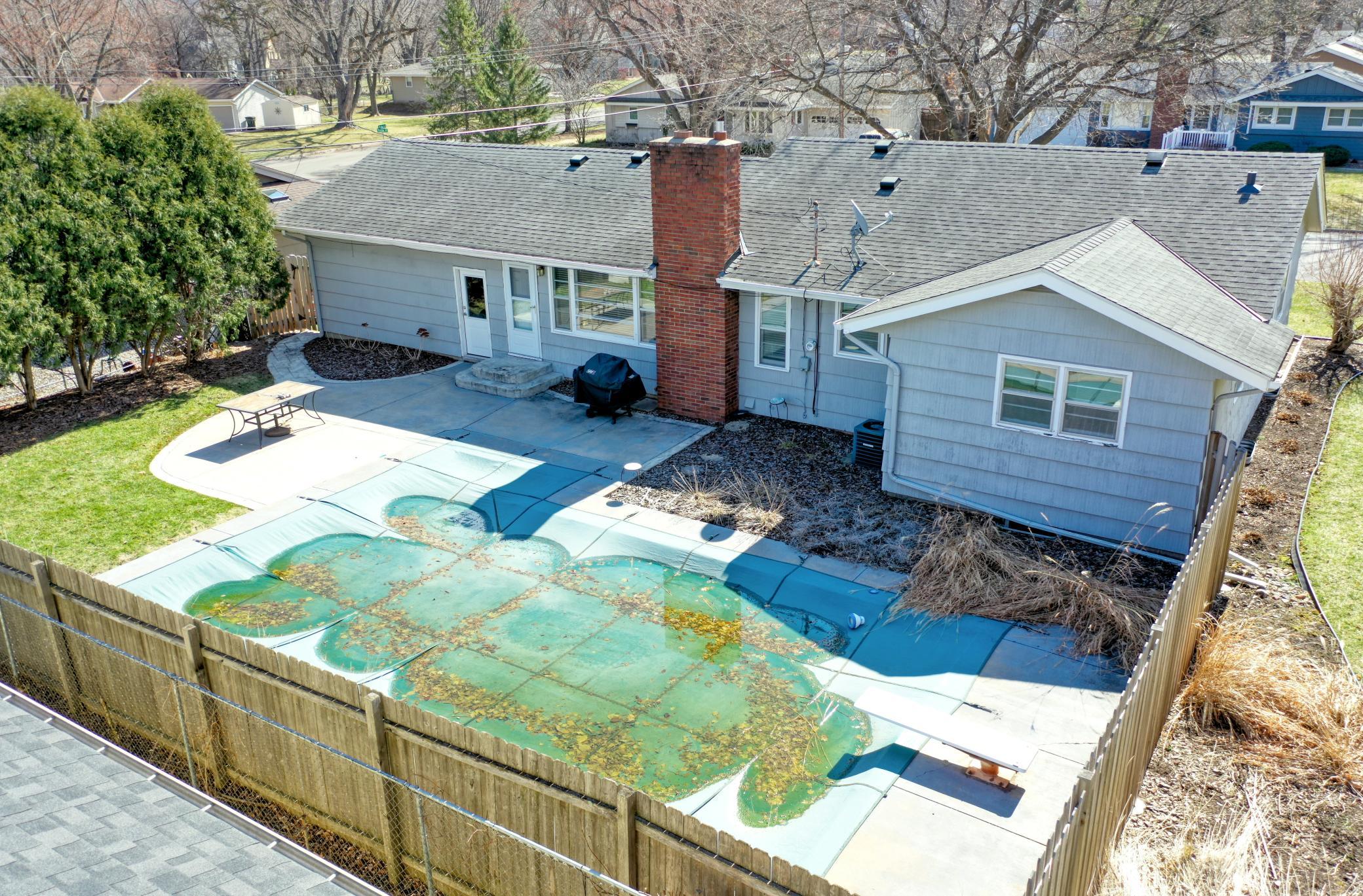 725 Pontiac Place