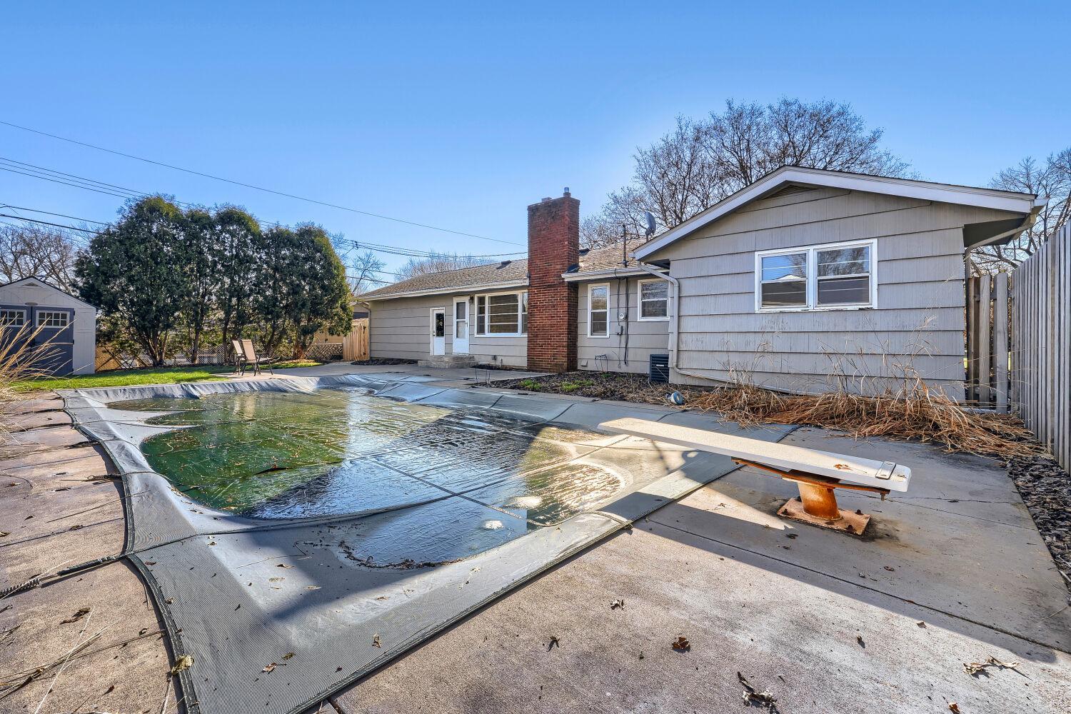 725 Pontiac Place