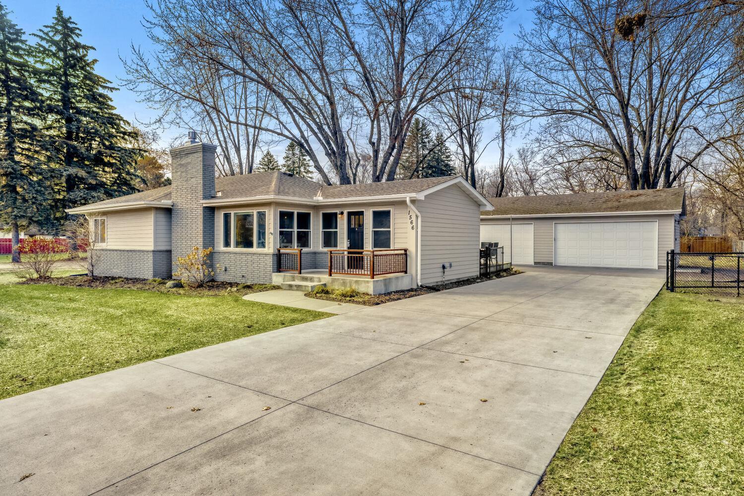 1566 Highway 96 E