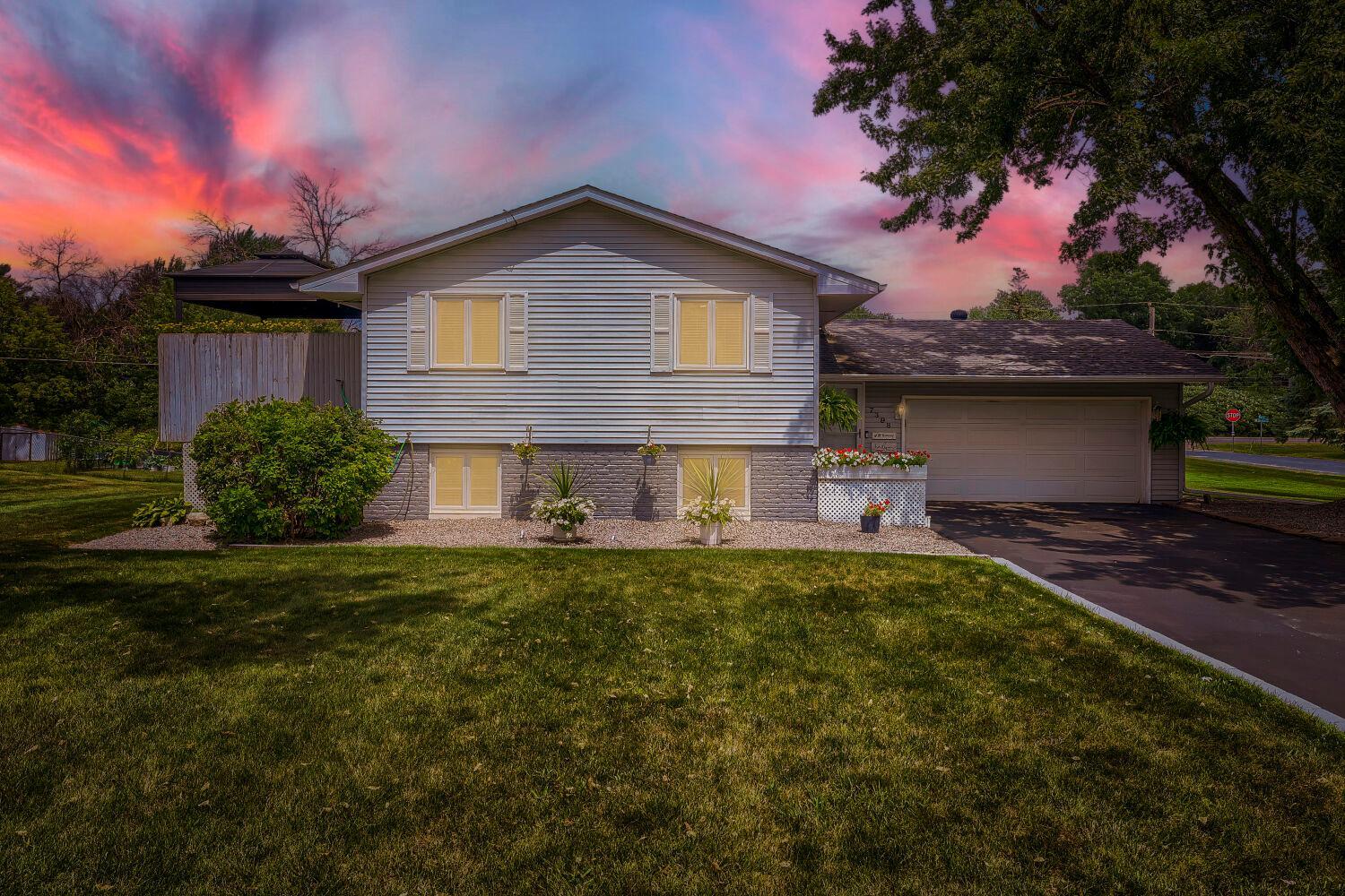 7398 214th Street N