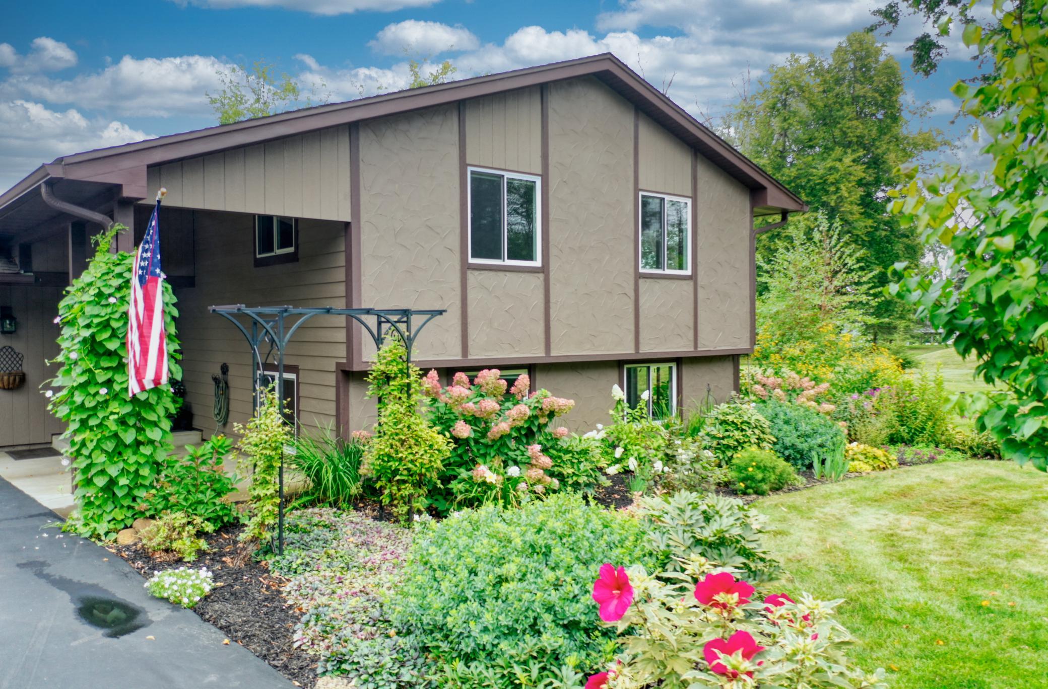 25253 W Comfort Drive