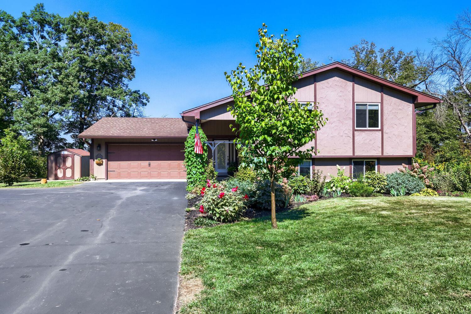 25253 W Comfort Drive