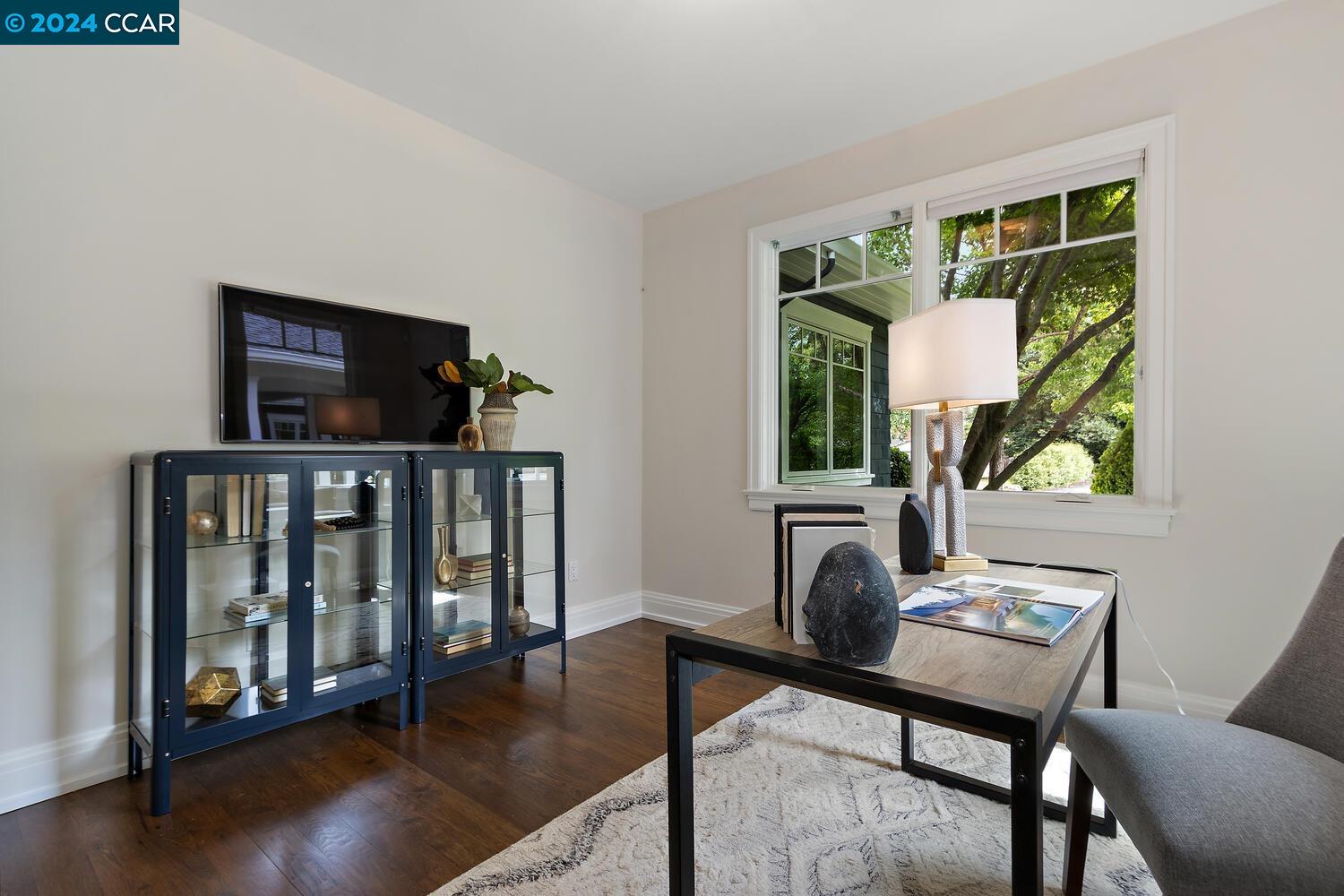 5 Los Alamos Court