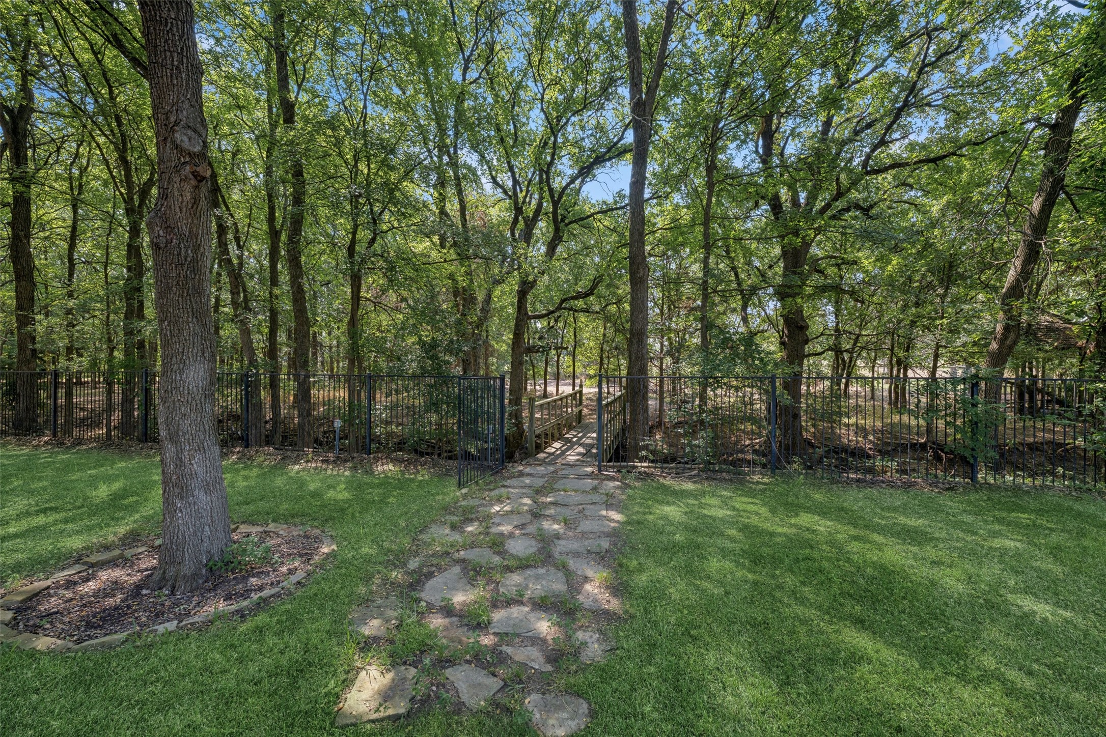 305 Canyon Lake Drive