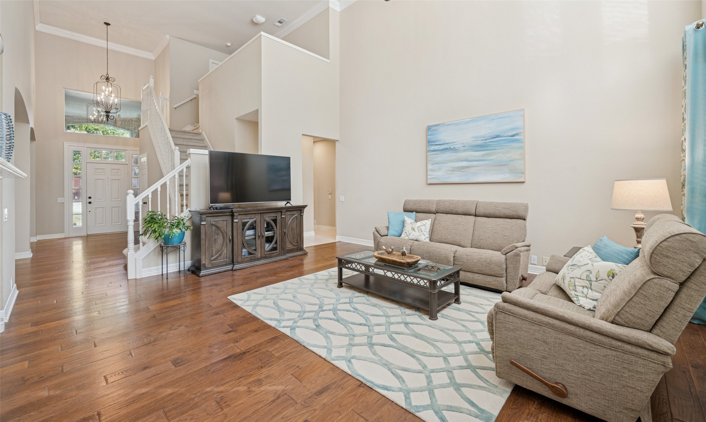305 Canyon Lake Drive