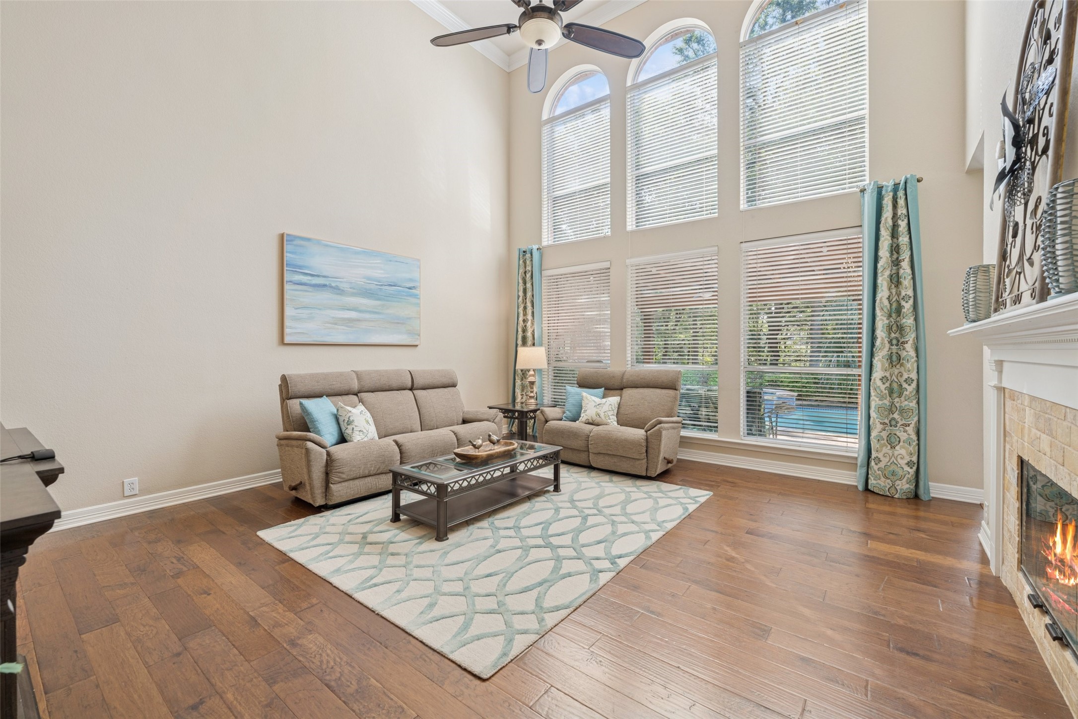 305 Canyon Lake Drive
