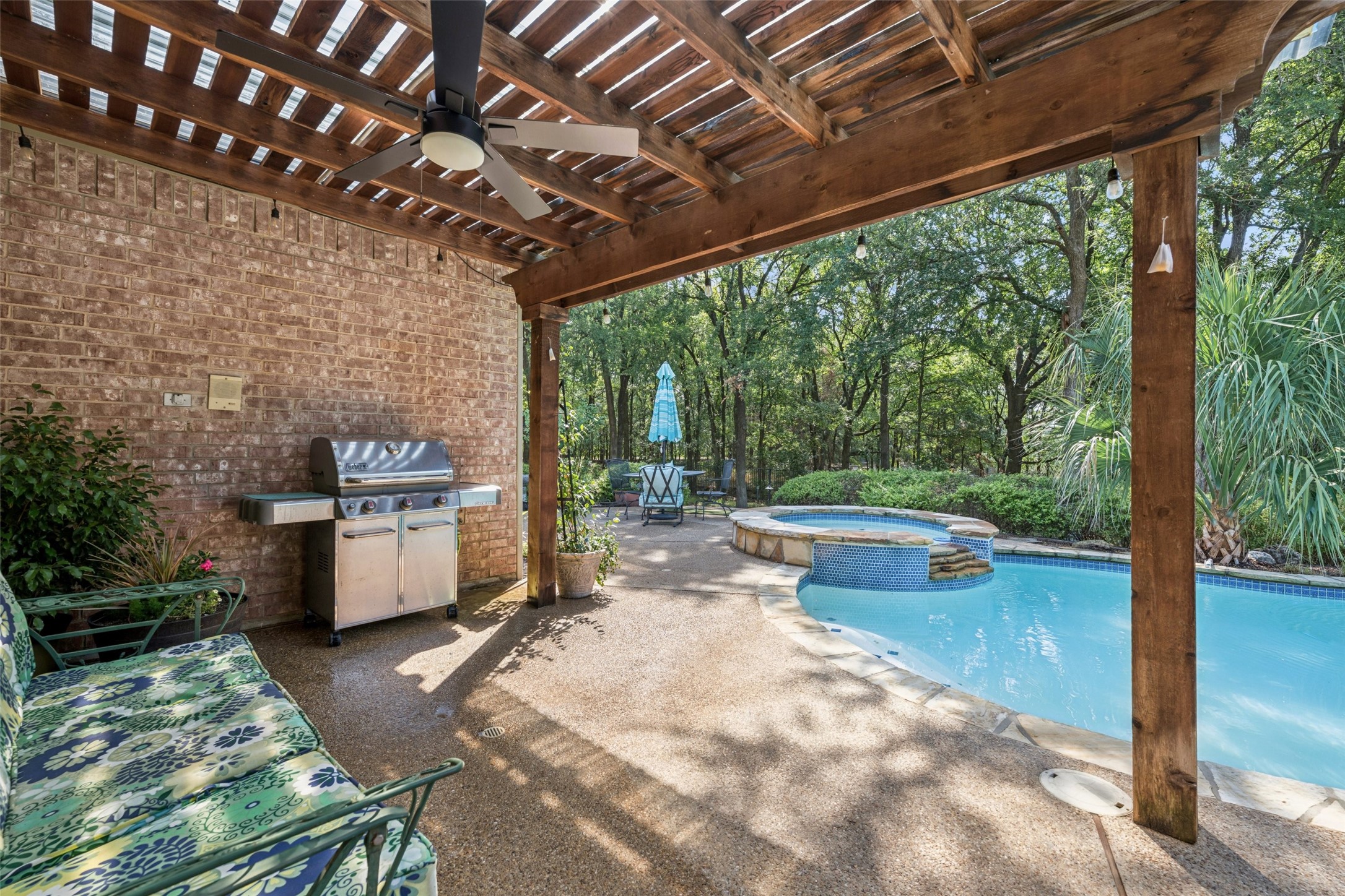 305 Canyon Lake Drive
