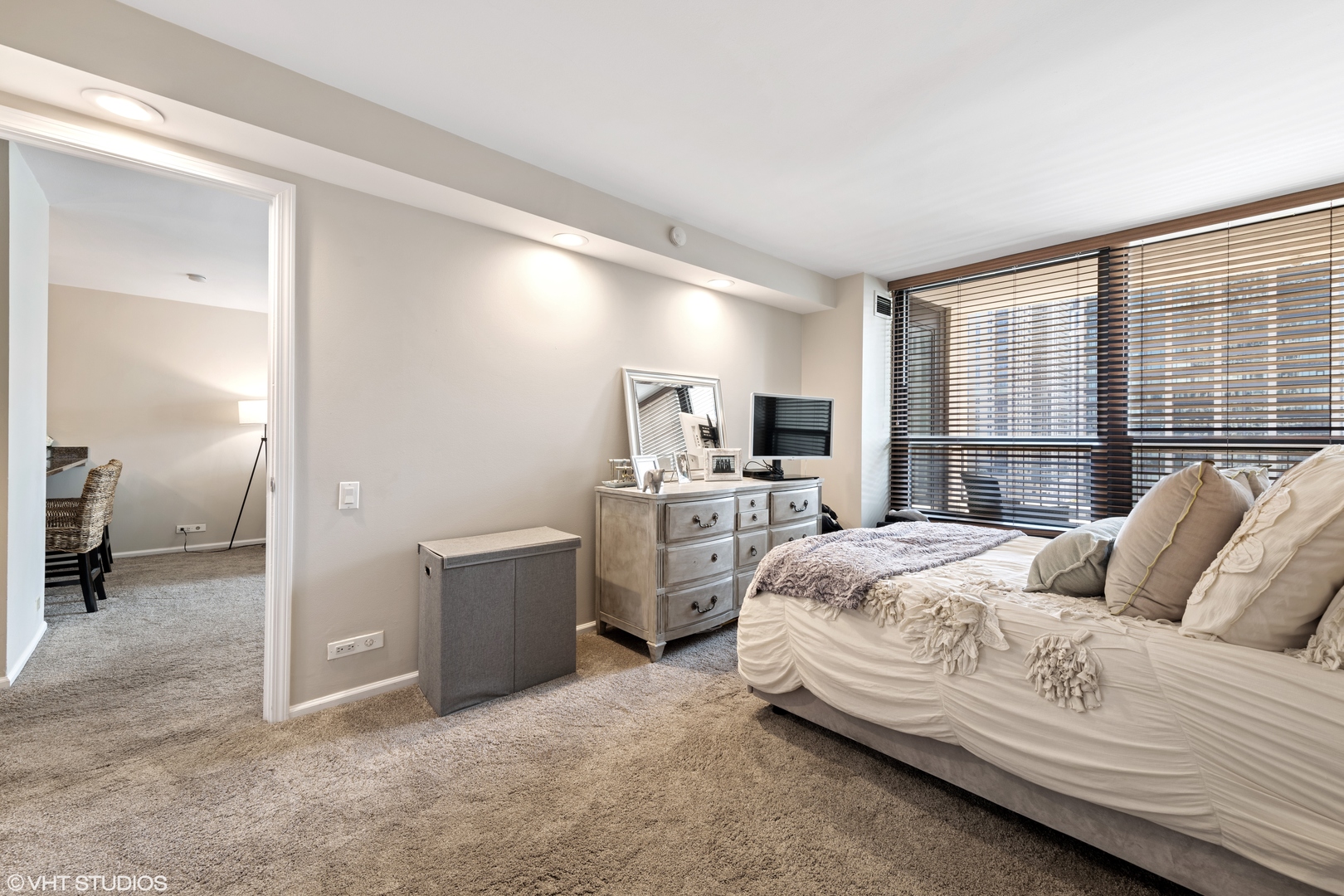 1030 N STATE Street Unit: 9K