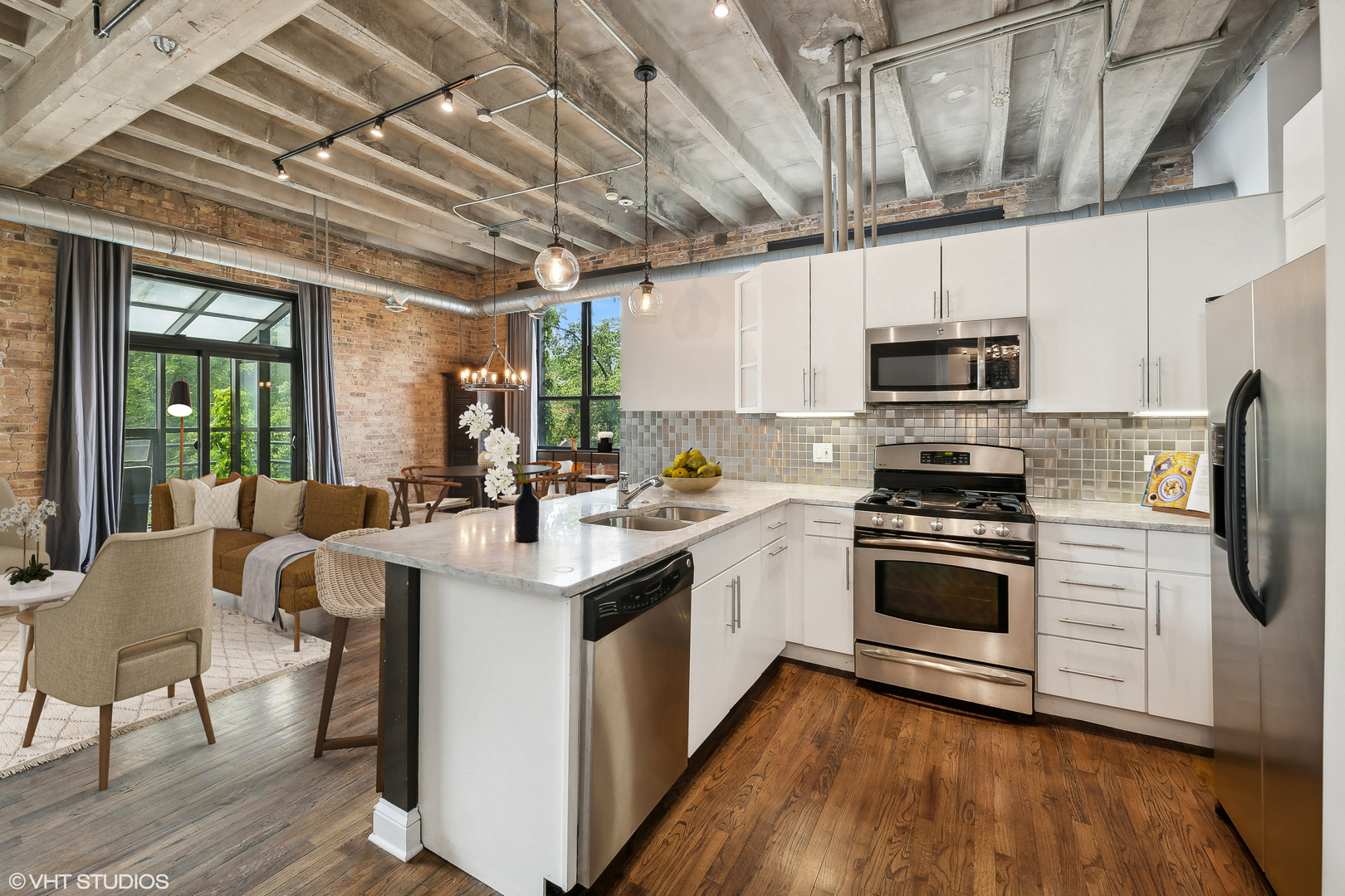 2525 N SHEFFIELD Avenue Unit: 2A