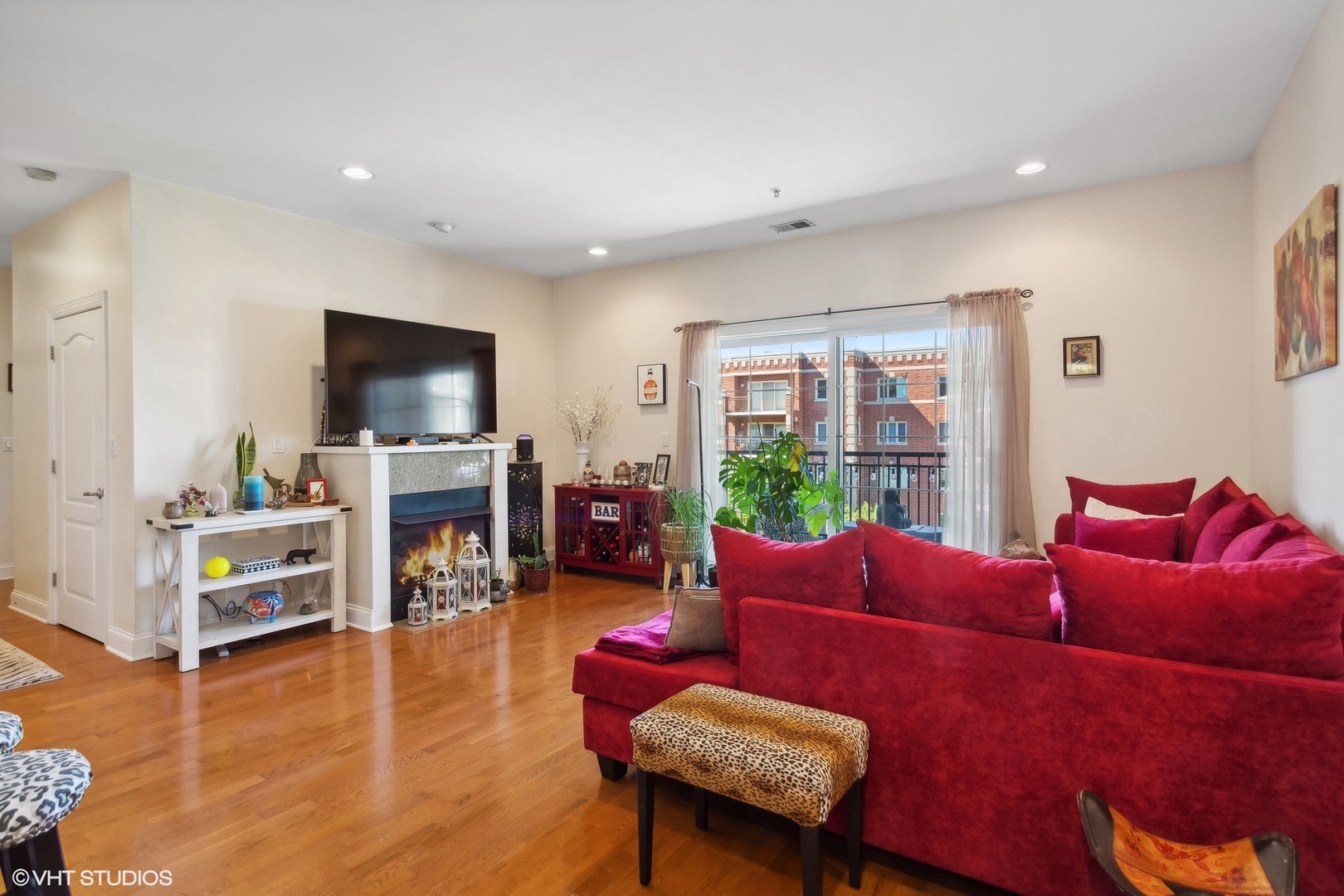 4953 Oakton Street Unit: 404