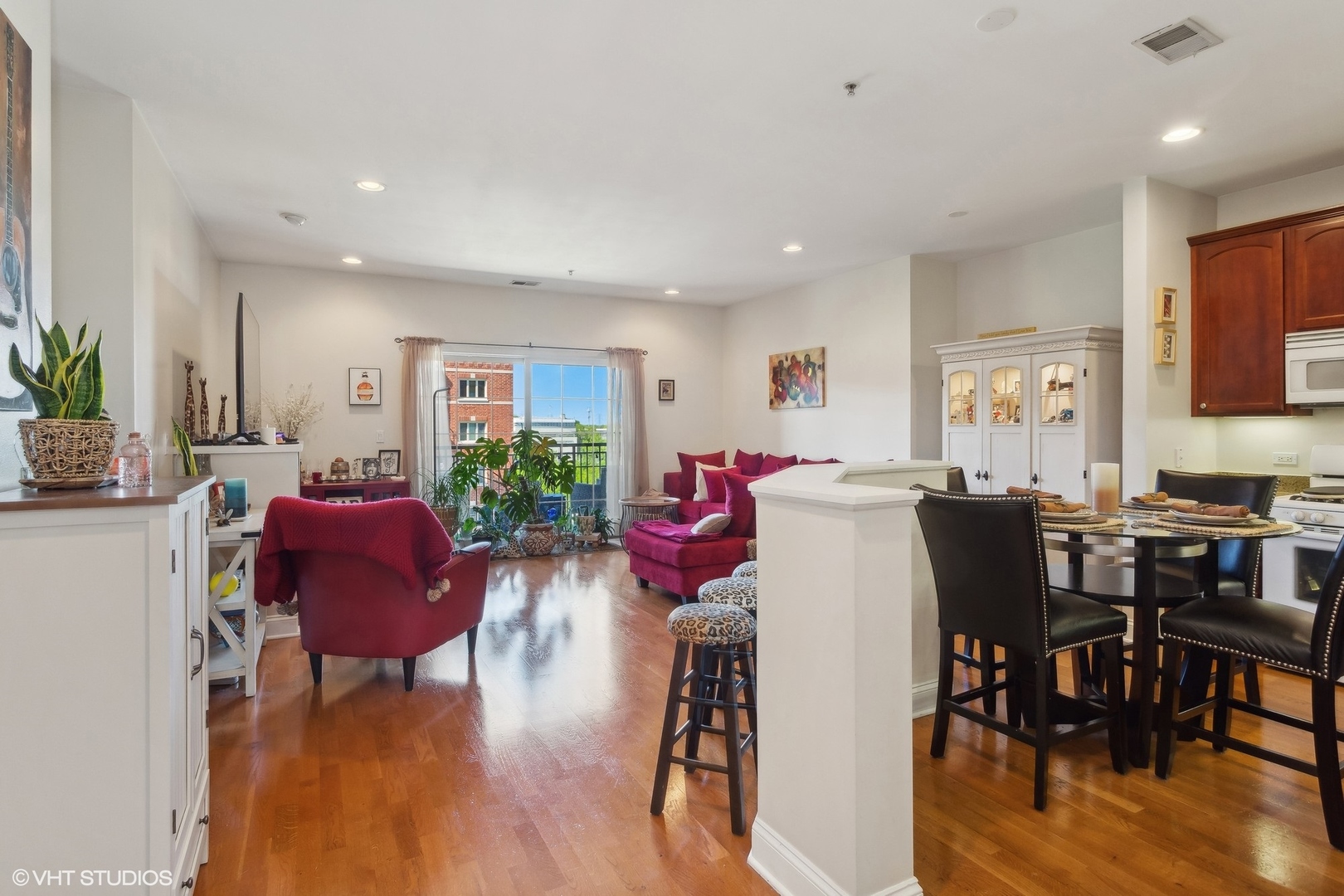 4953 Oakton Street Unit: 404