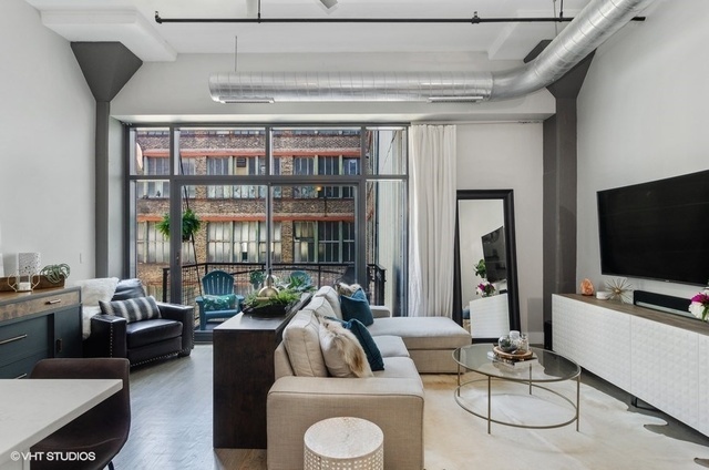 1224 W Van Buren Street Unit: 426