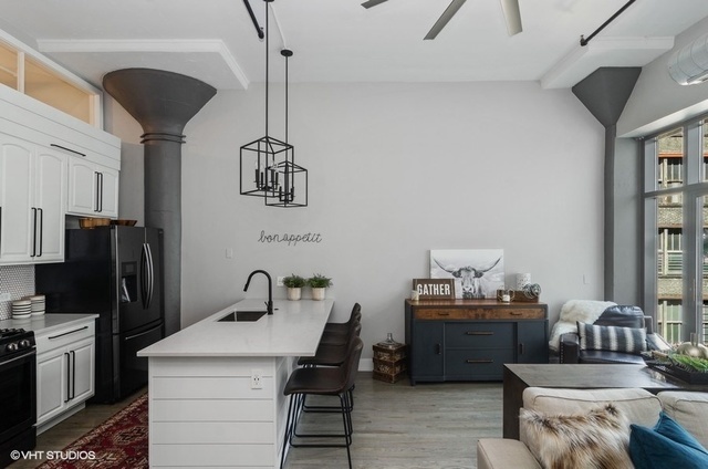 1224 W Van Buren Street Unit: 426