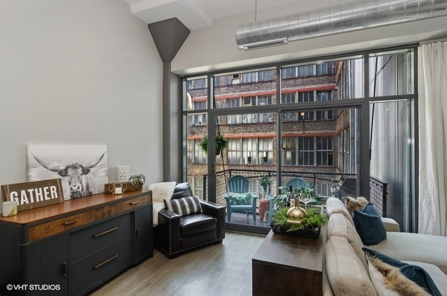 1224 W Van Buren Street Unit: 426