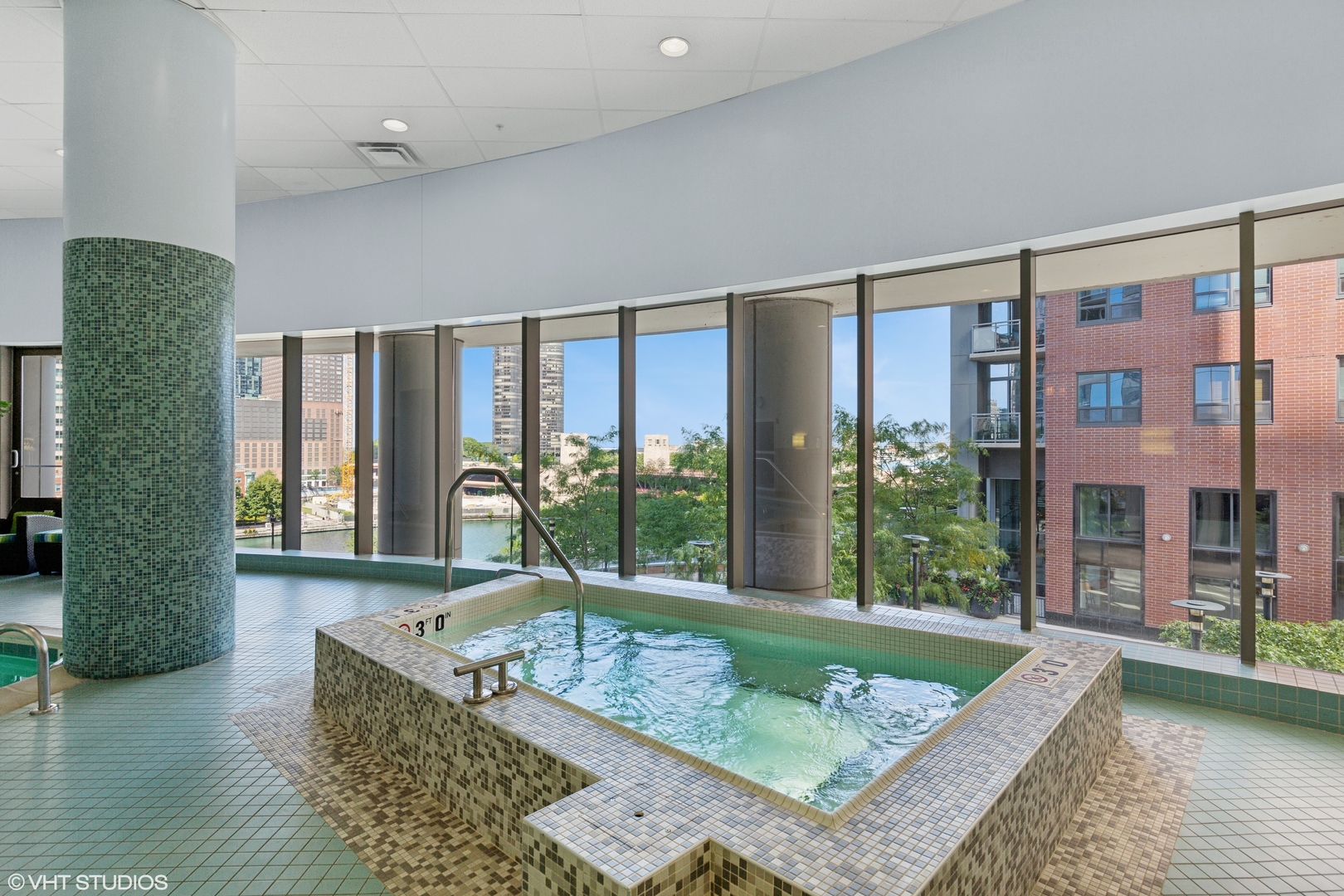 420 E WATERSIDE Drive Unit: 1013